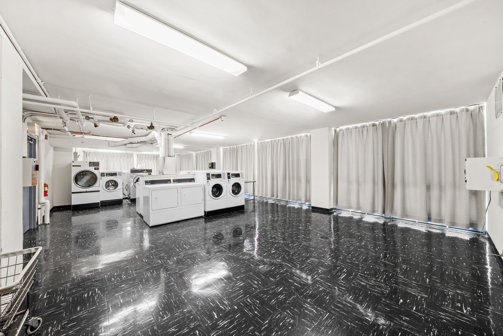 860 N Lake Shore Drive Unit: 8L