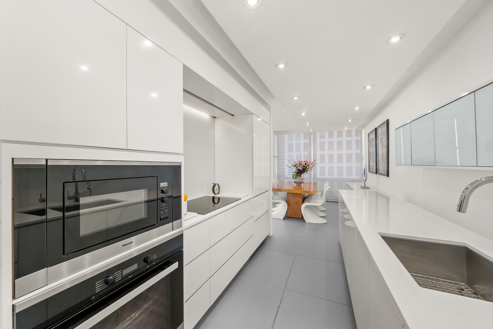 860 N Lake Shore Drive Unit: 8L