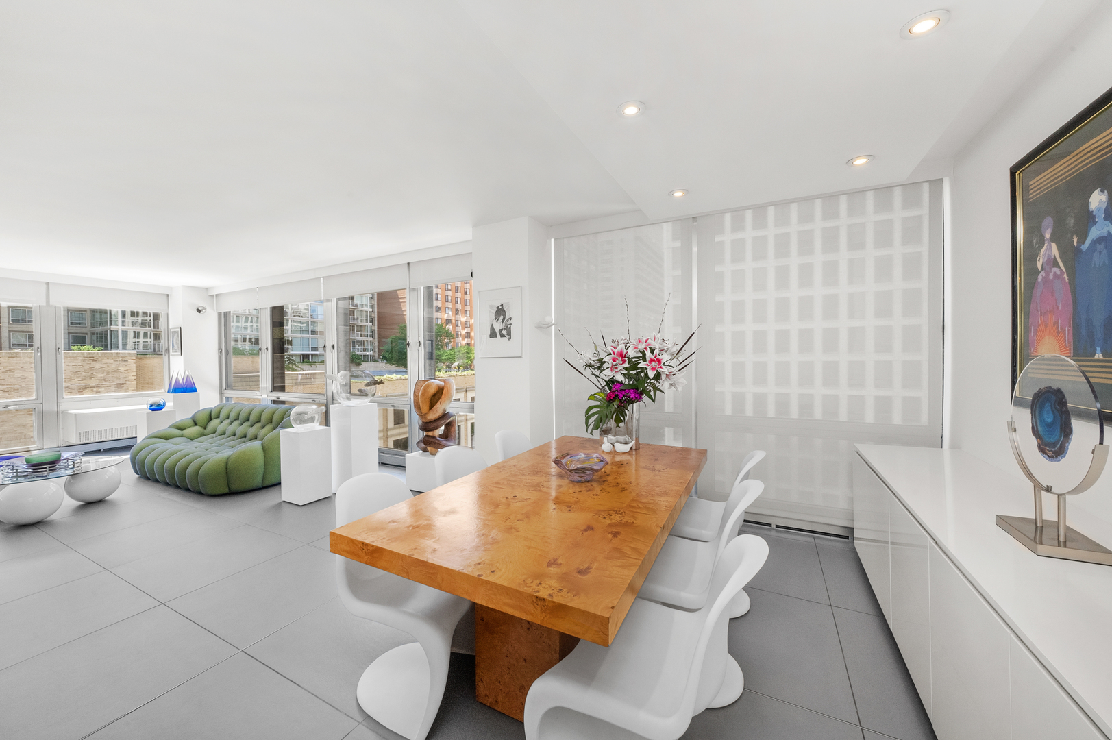 860 N Lake Shore Drive Unit: 8L