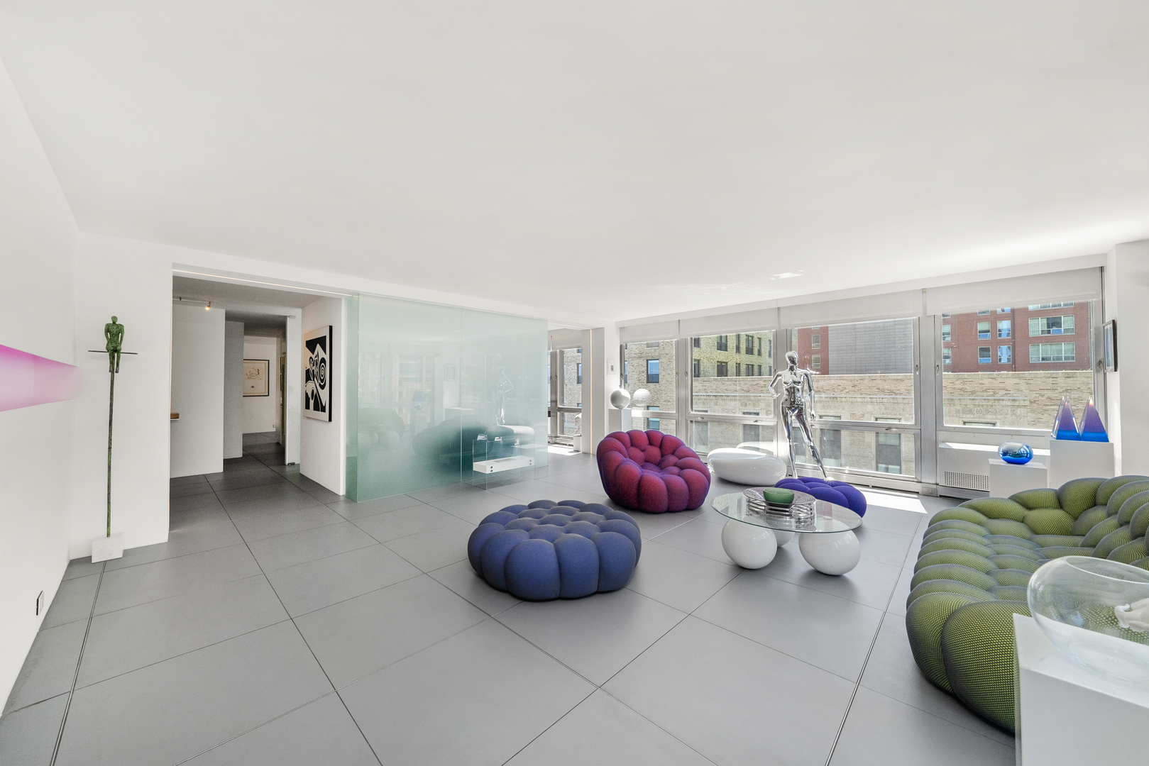 860 N Lake Shore Drive Unit: 8L
