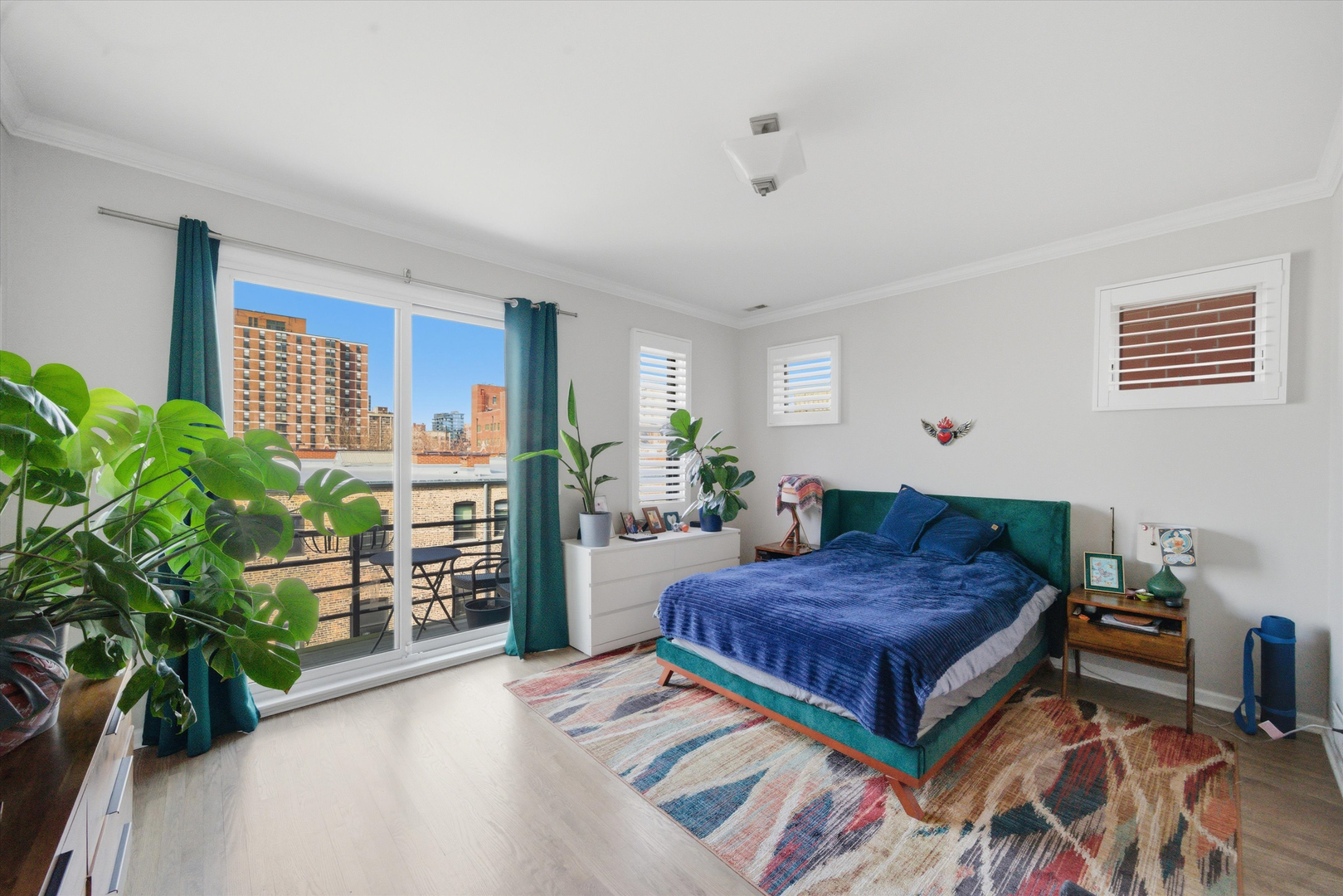 540 W Oakdale Avenue Unit: 4E