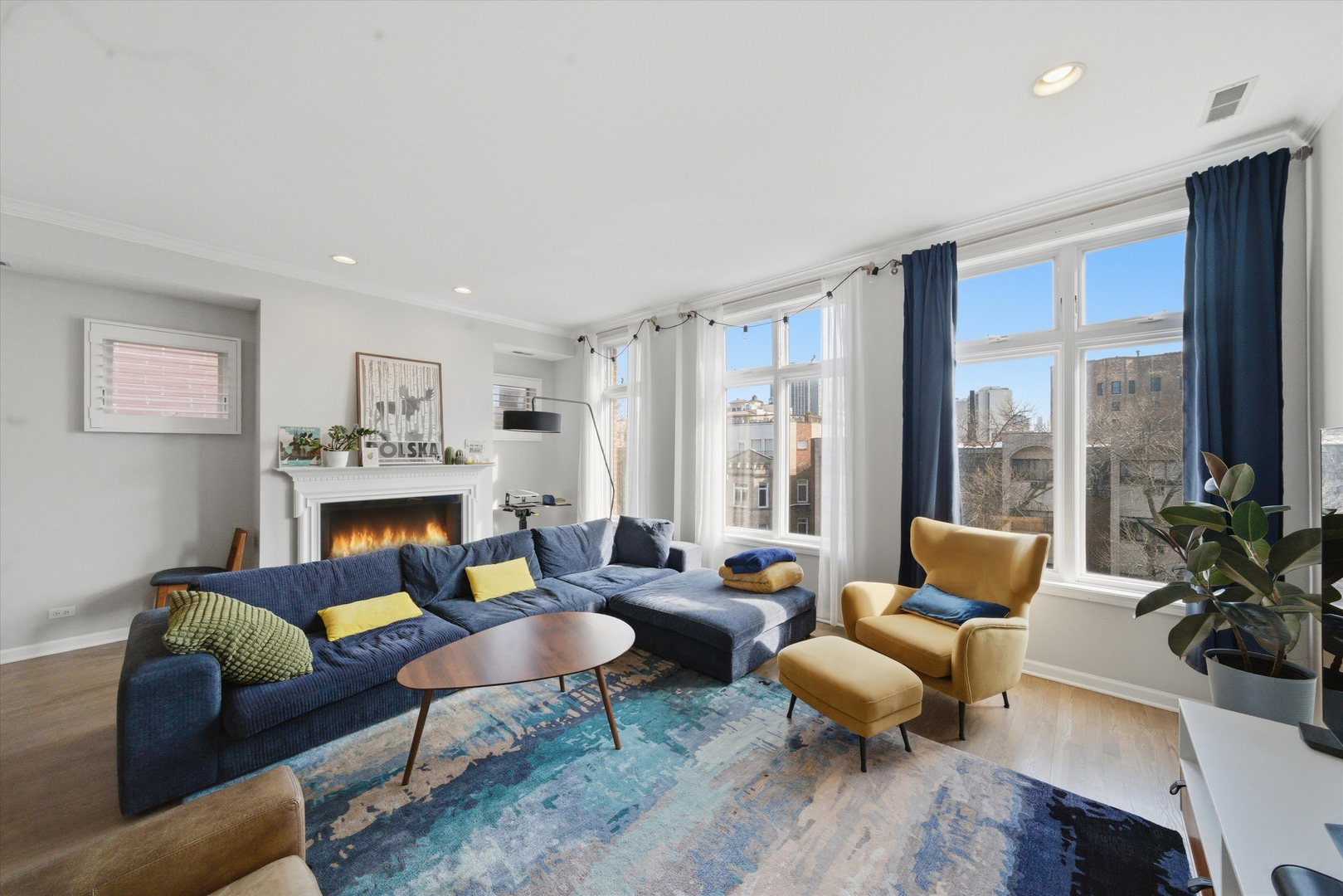 540 W Oakdale Avenue Unit: 4E