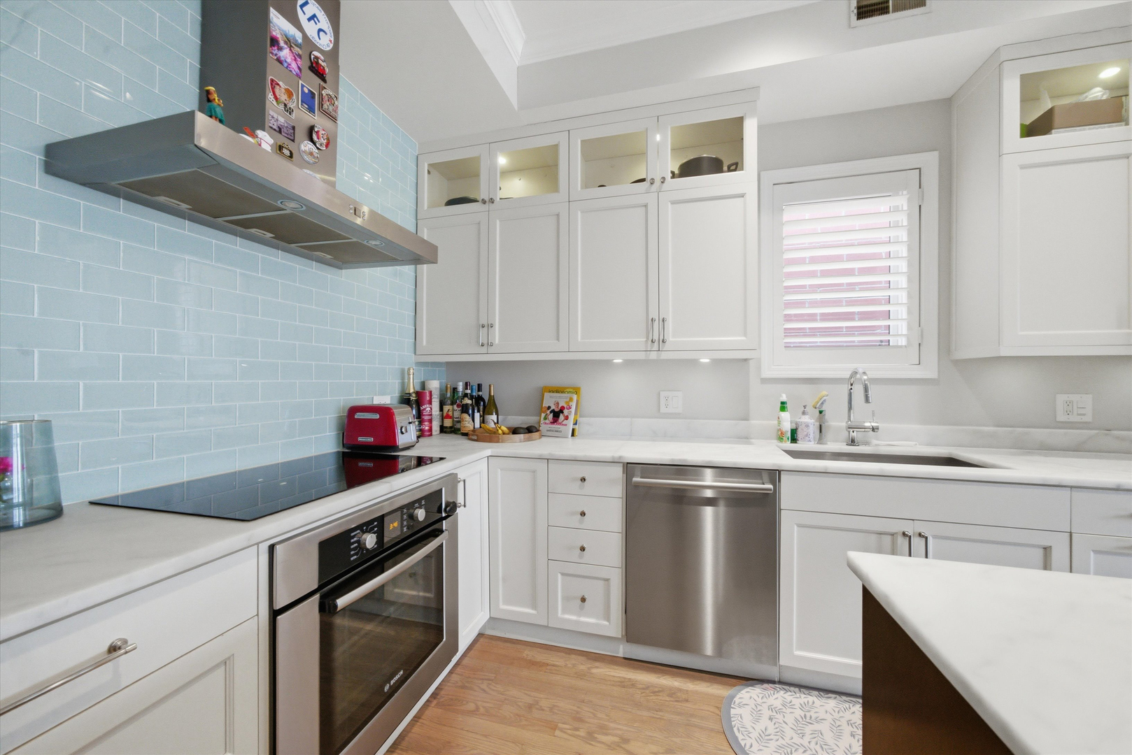 540 W Oakdale Avenue Unit: 4E