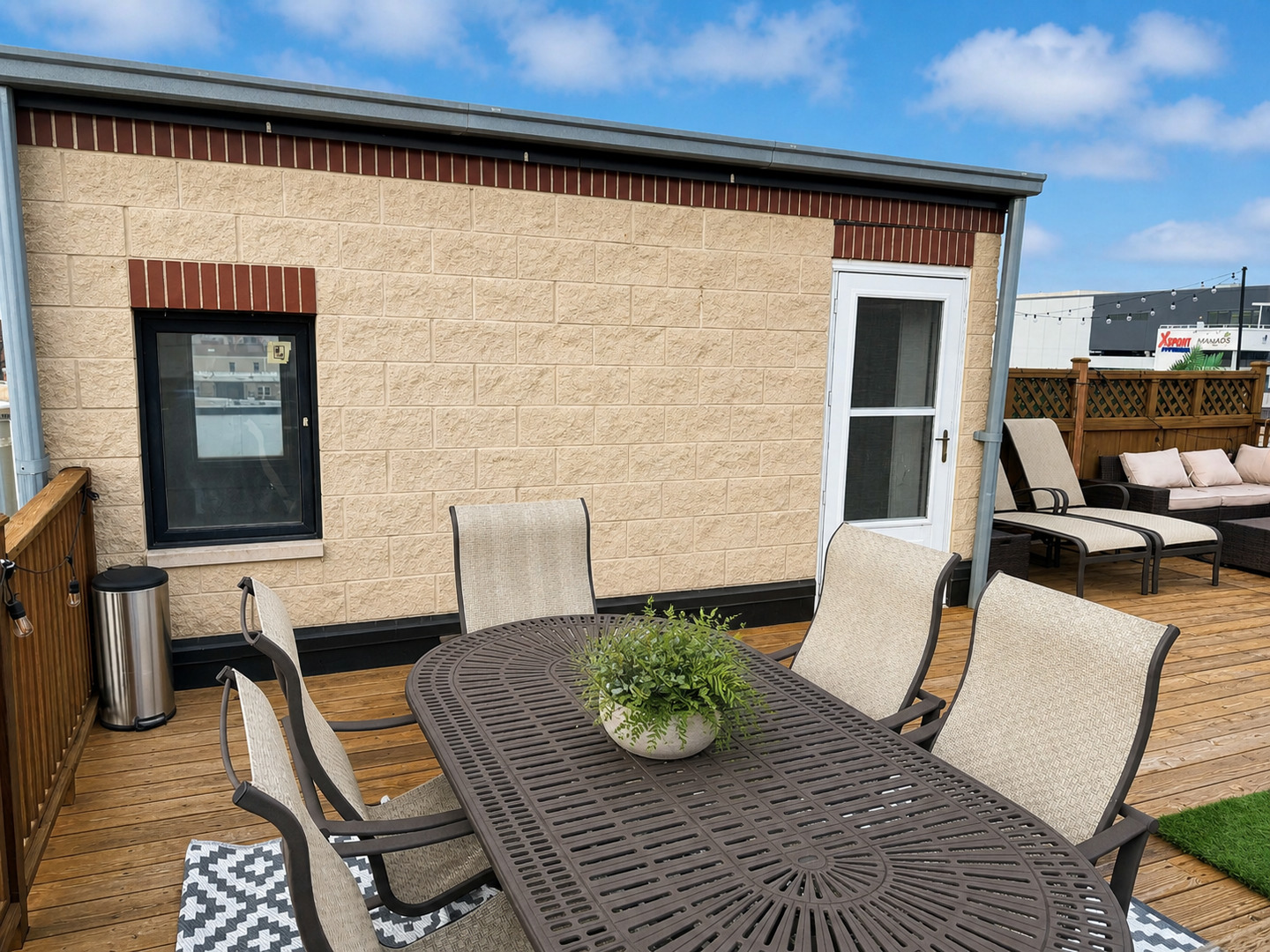 540 W Oakdale Avenue Unit: 4E