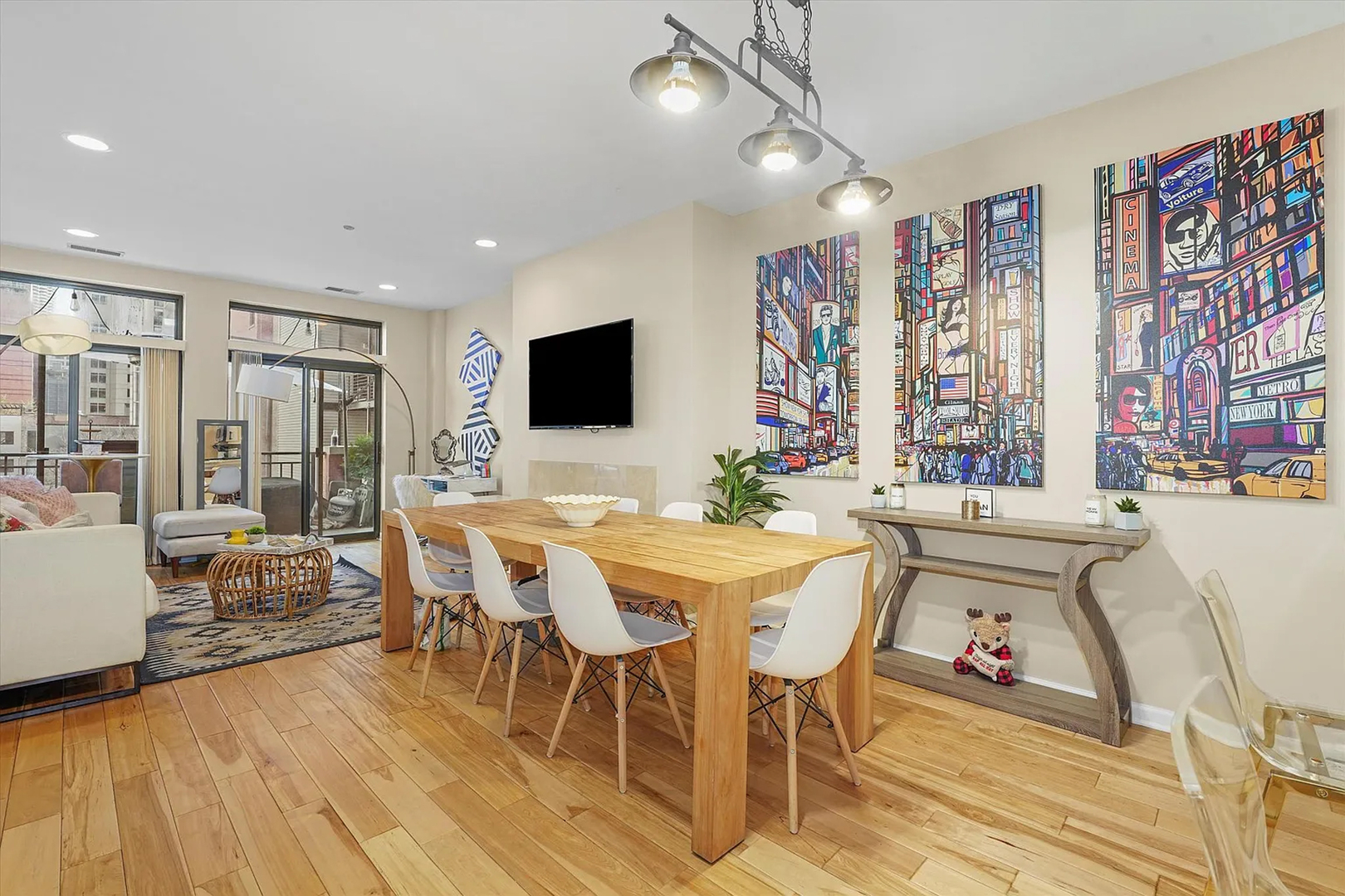 33 W Huron Street Unit: 413