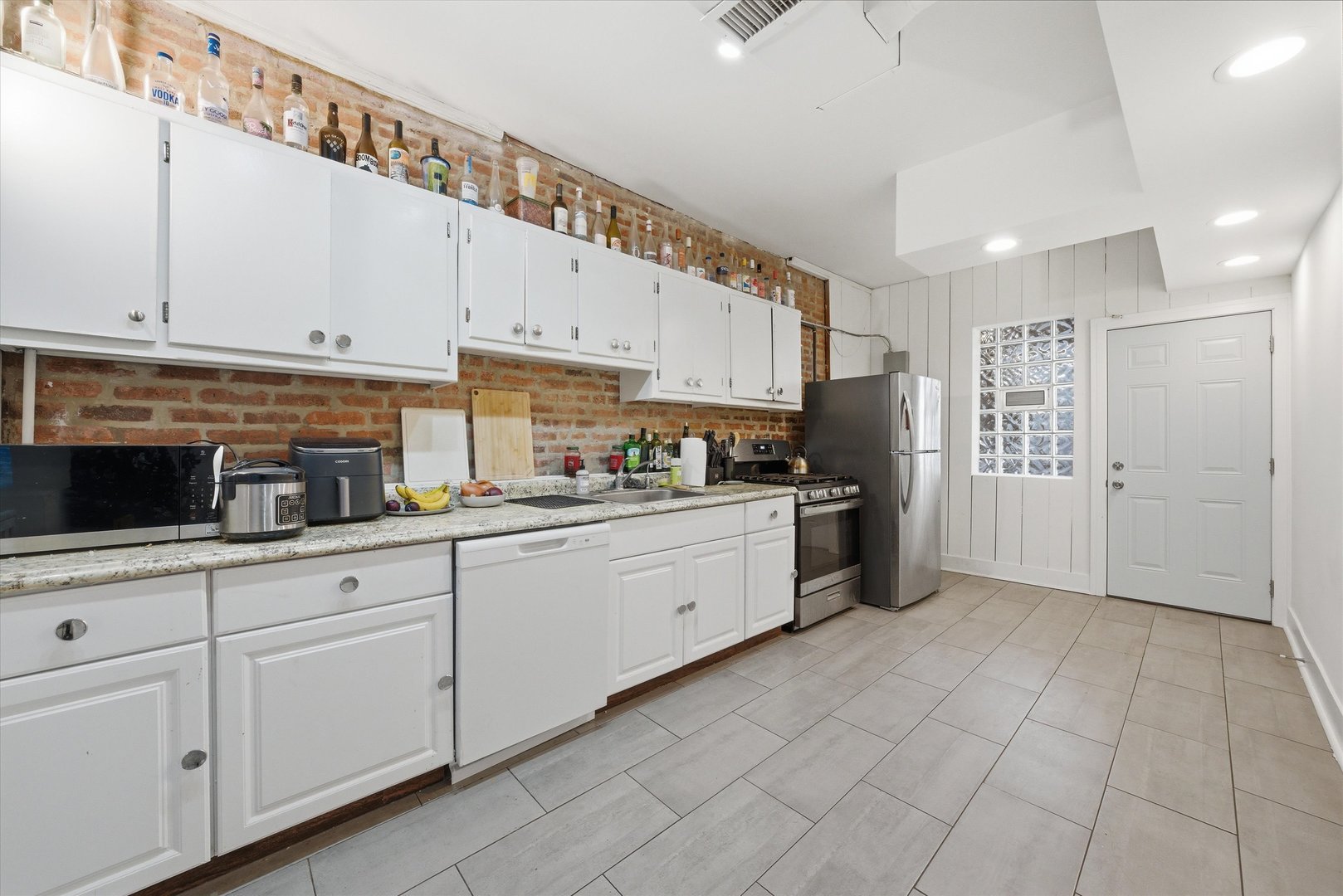 5210 S Ingleside Avenue Unit: 2