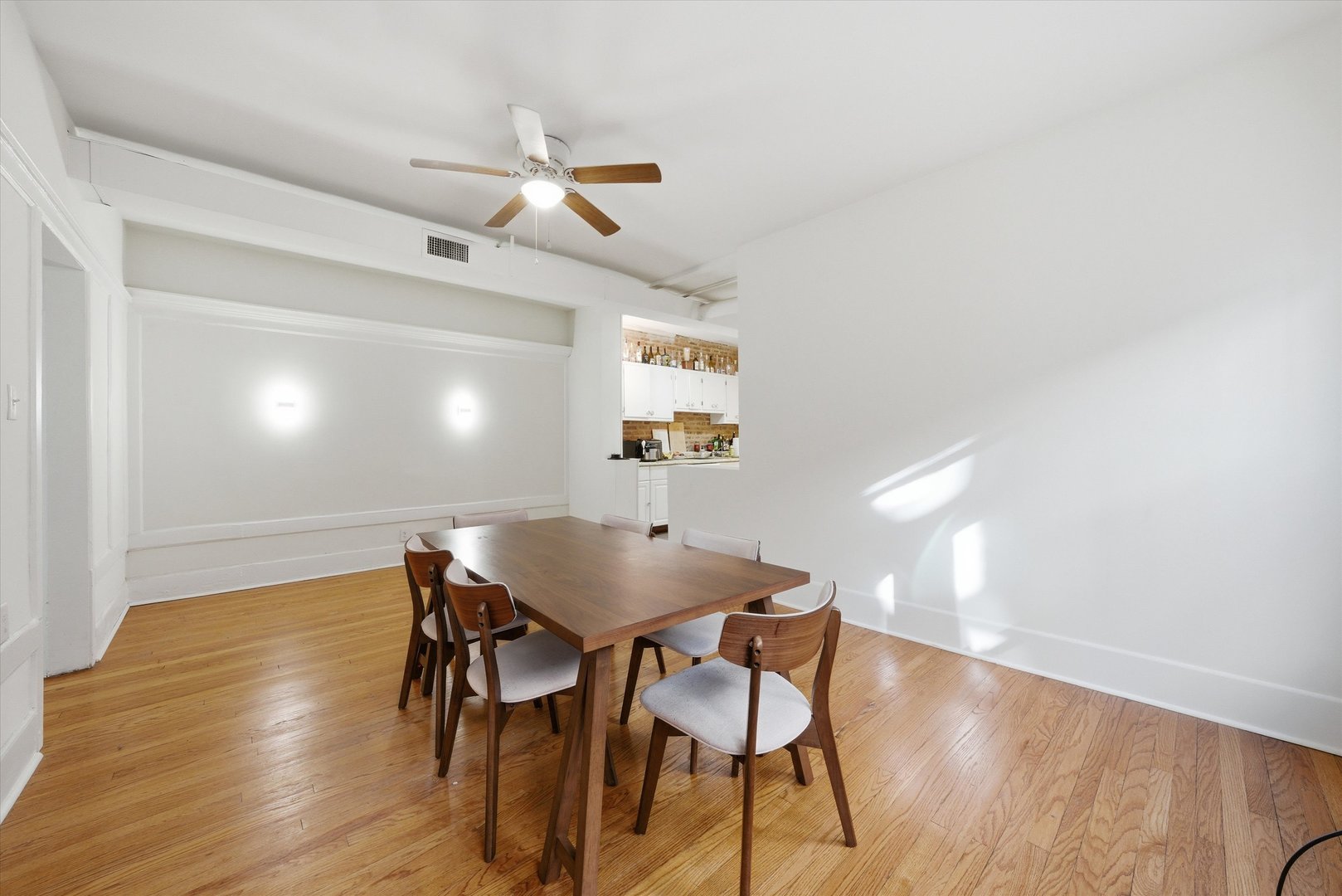 5210 S Ingleside Avenue Unit: 2