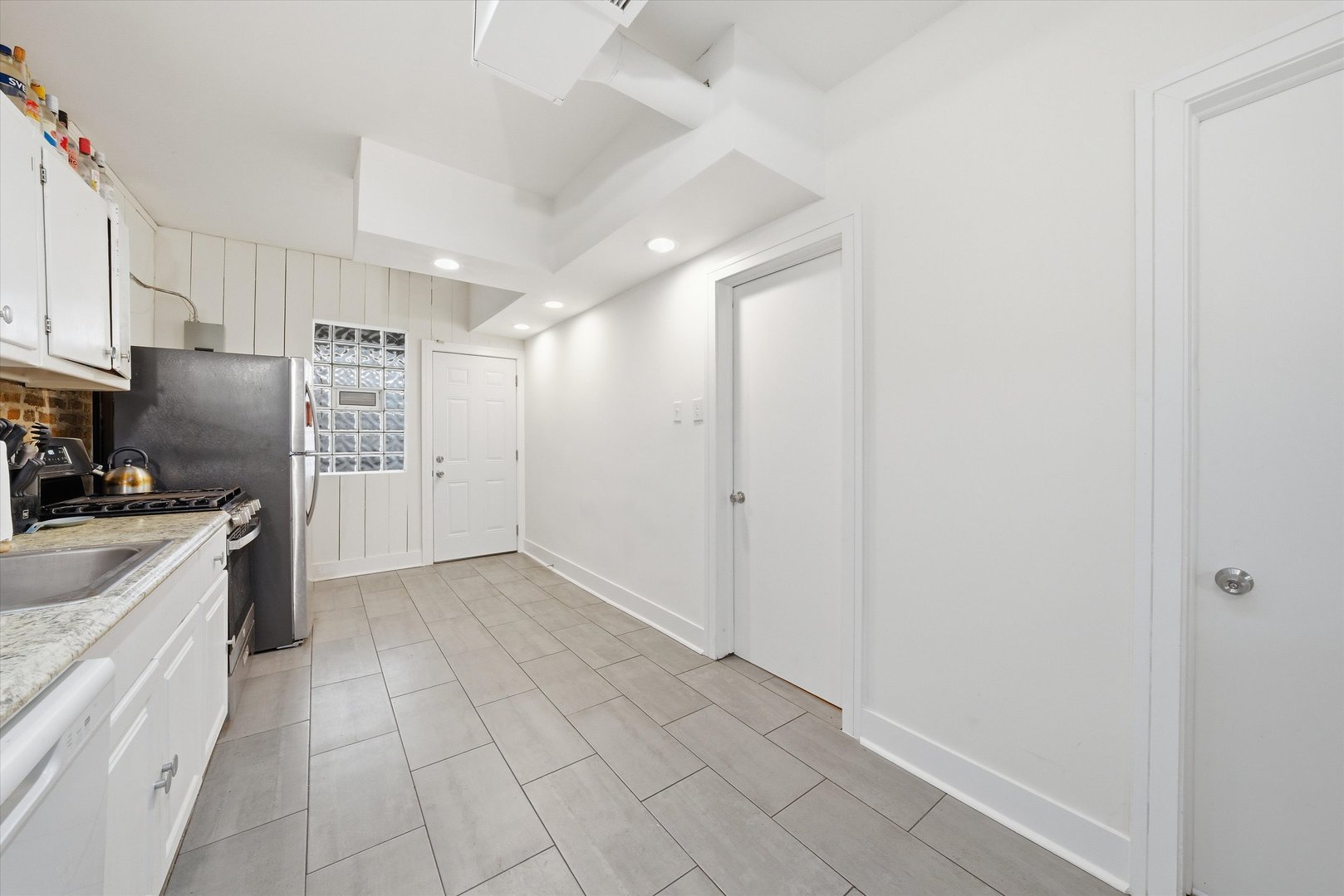 5210 S Ingleside Avenue Unit: 2