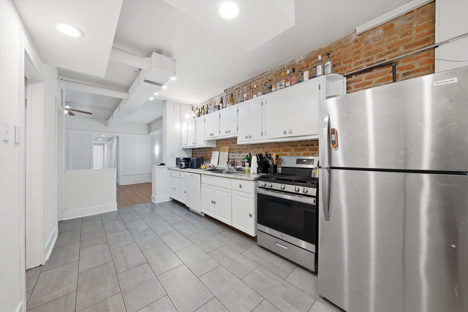 5210 S Ingleside Avenue Unit: 2
