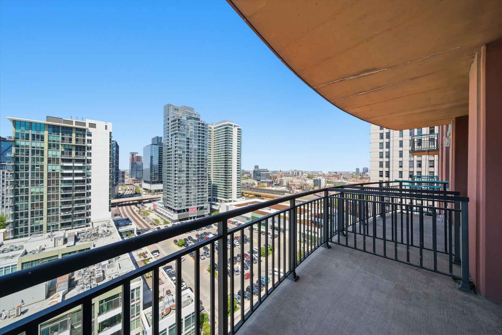330 N Jefferson Street Unit: 1606