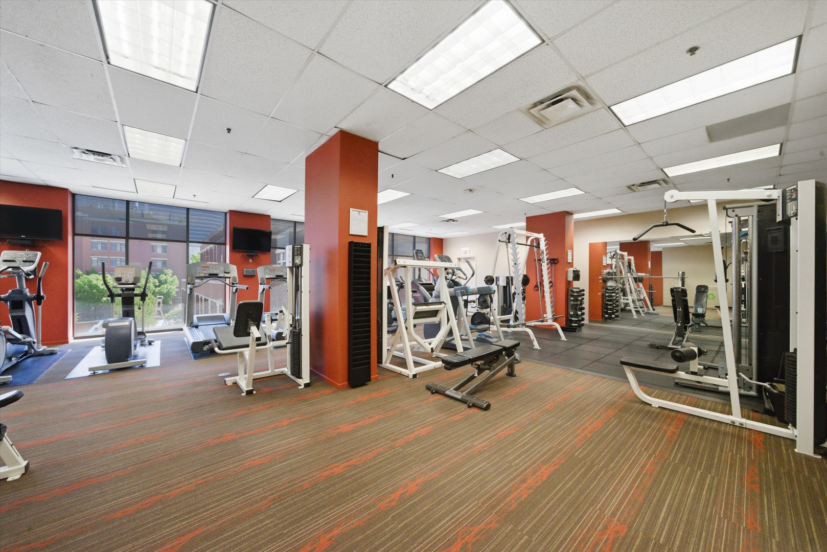 330 N Jefferson Street Unit: 1606