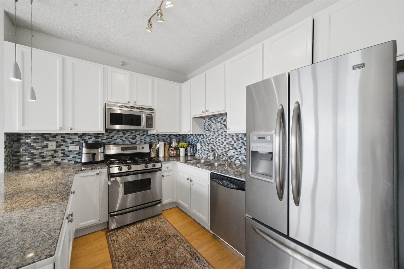 1717 S Prairie Avenue Unit: 2207