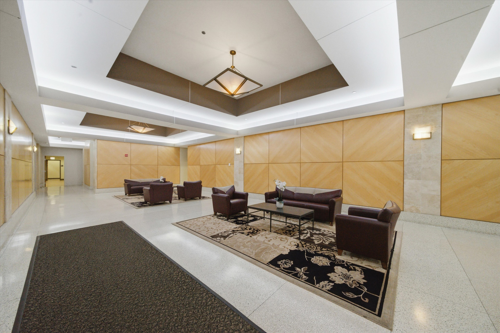 1717 S Prairie Avenue Unit: 2207