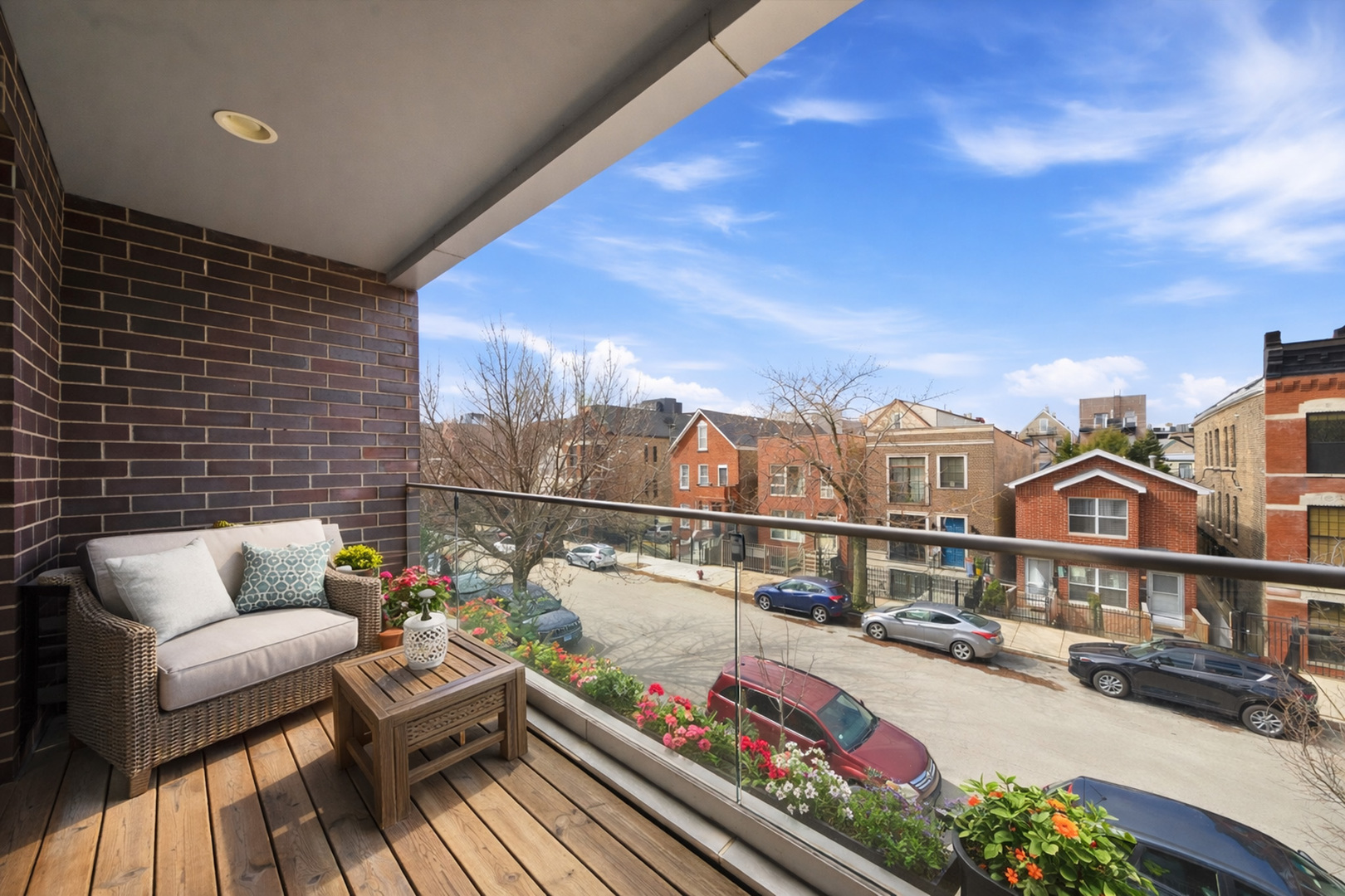 1335 N Bosworth Avenue Unit: 2N
