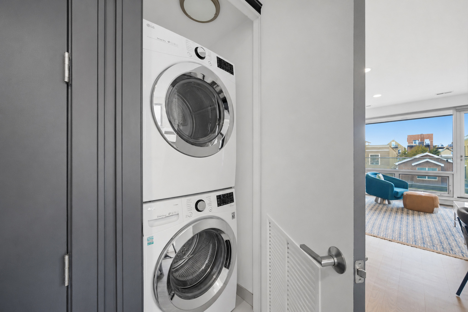 1335 N Bosworth Avenue Unit: 2N