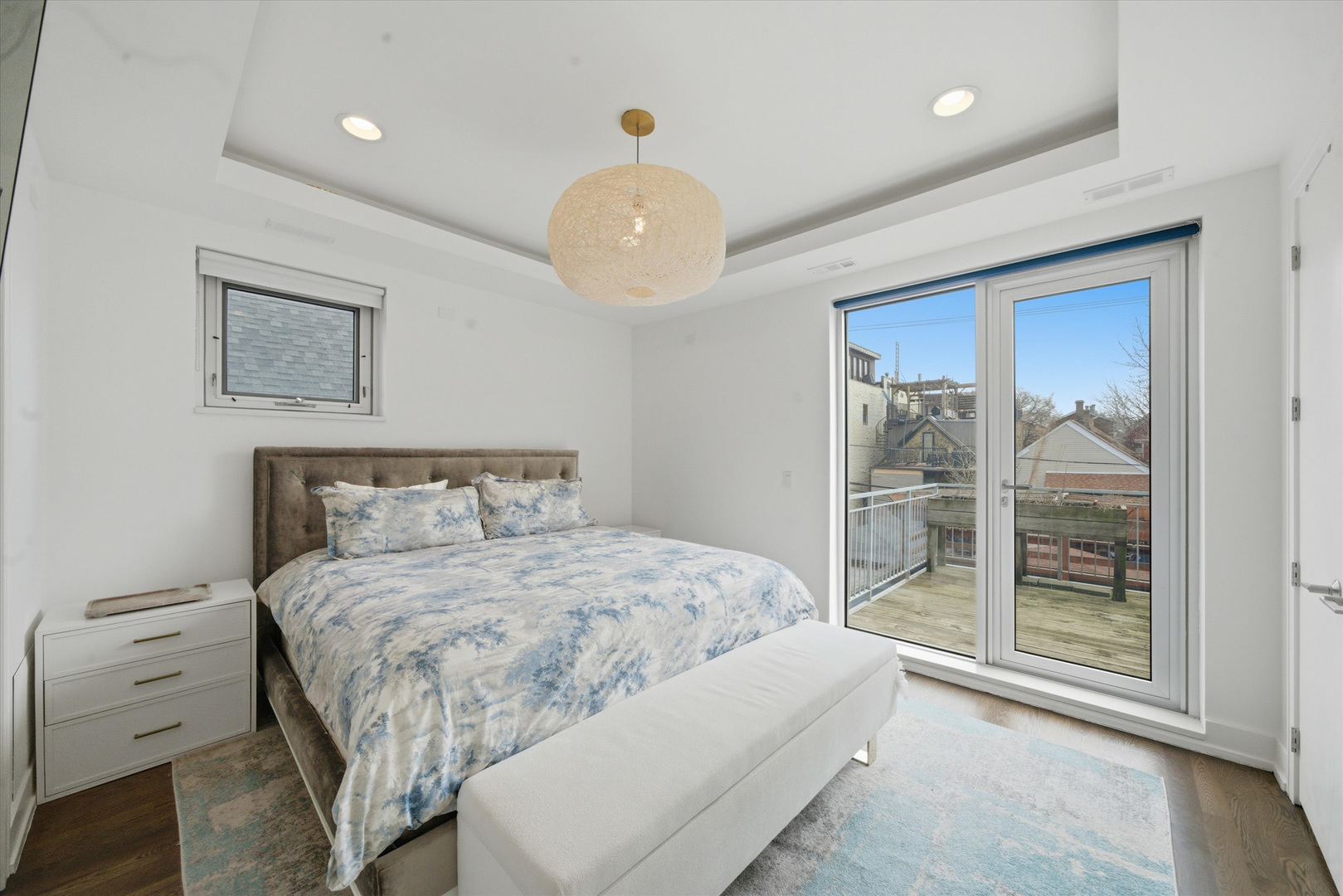 1335 N Bosworth Avenue Unit: 2N