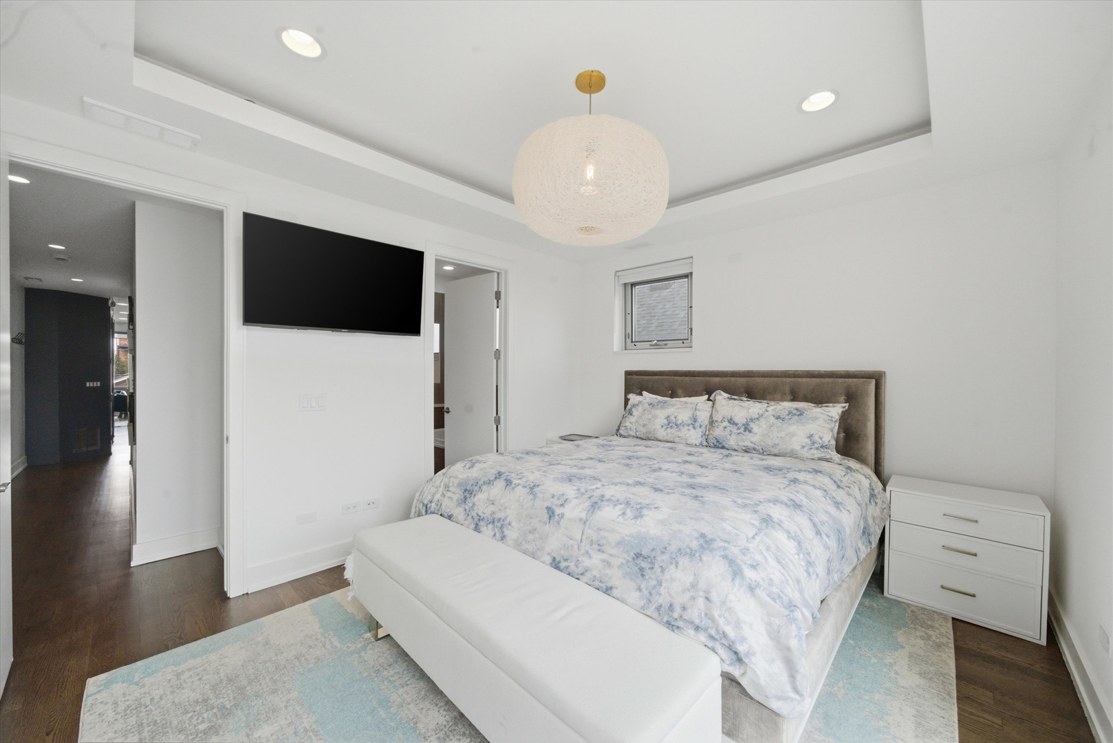1335 N Bosworth Avenue Unit: 2N