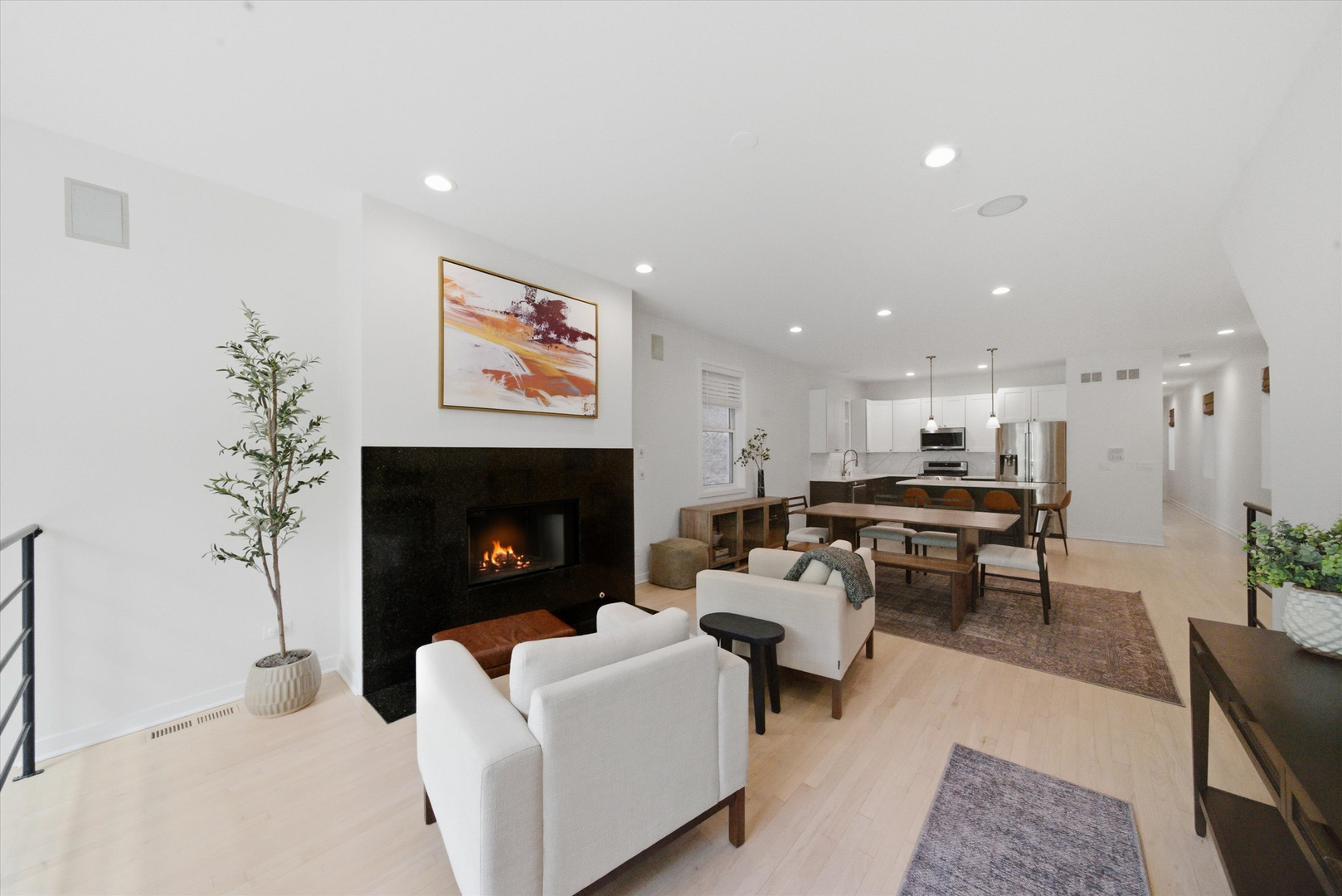 823 N Marshfield Avenue Unit: 1