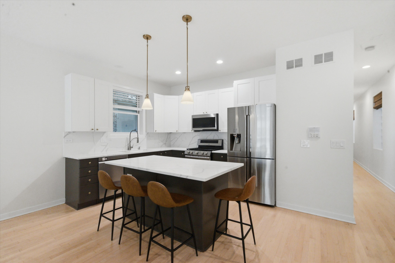 823 N Marshfield Avenue Unit: 1