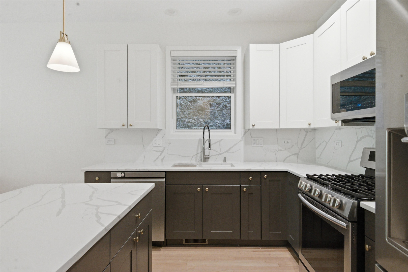823 N Marshfield Avenue Unit: 1