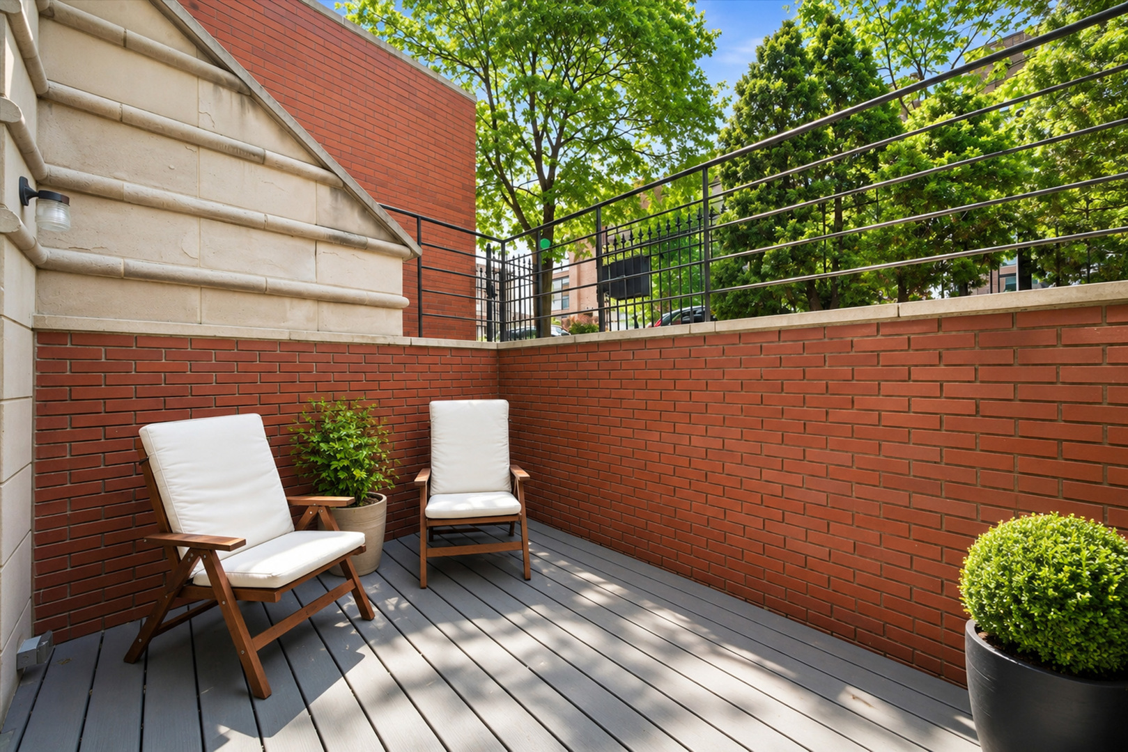 823 N Marshfield Avenue Unit: 1