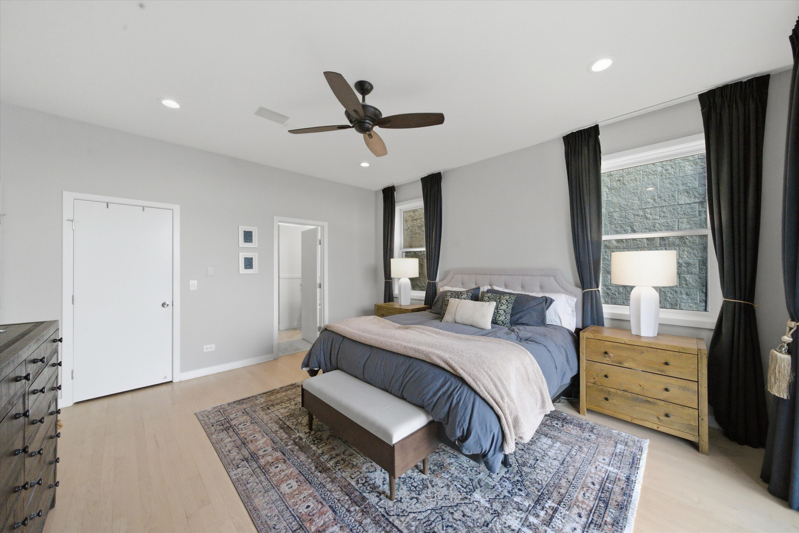 823 N Marshfield Avenue Unit: 1