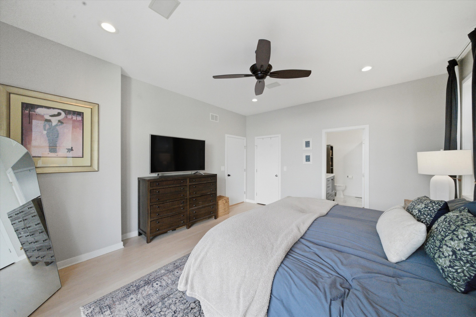 823 N Marshfield Avenue Unit: 1