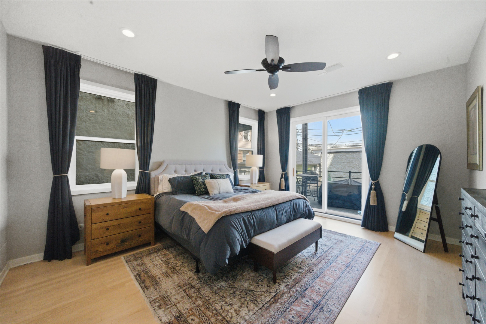 823 N Marshfield Avenue Unit: 1
