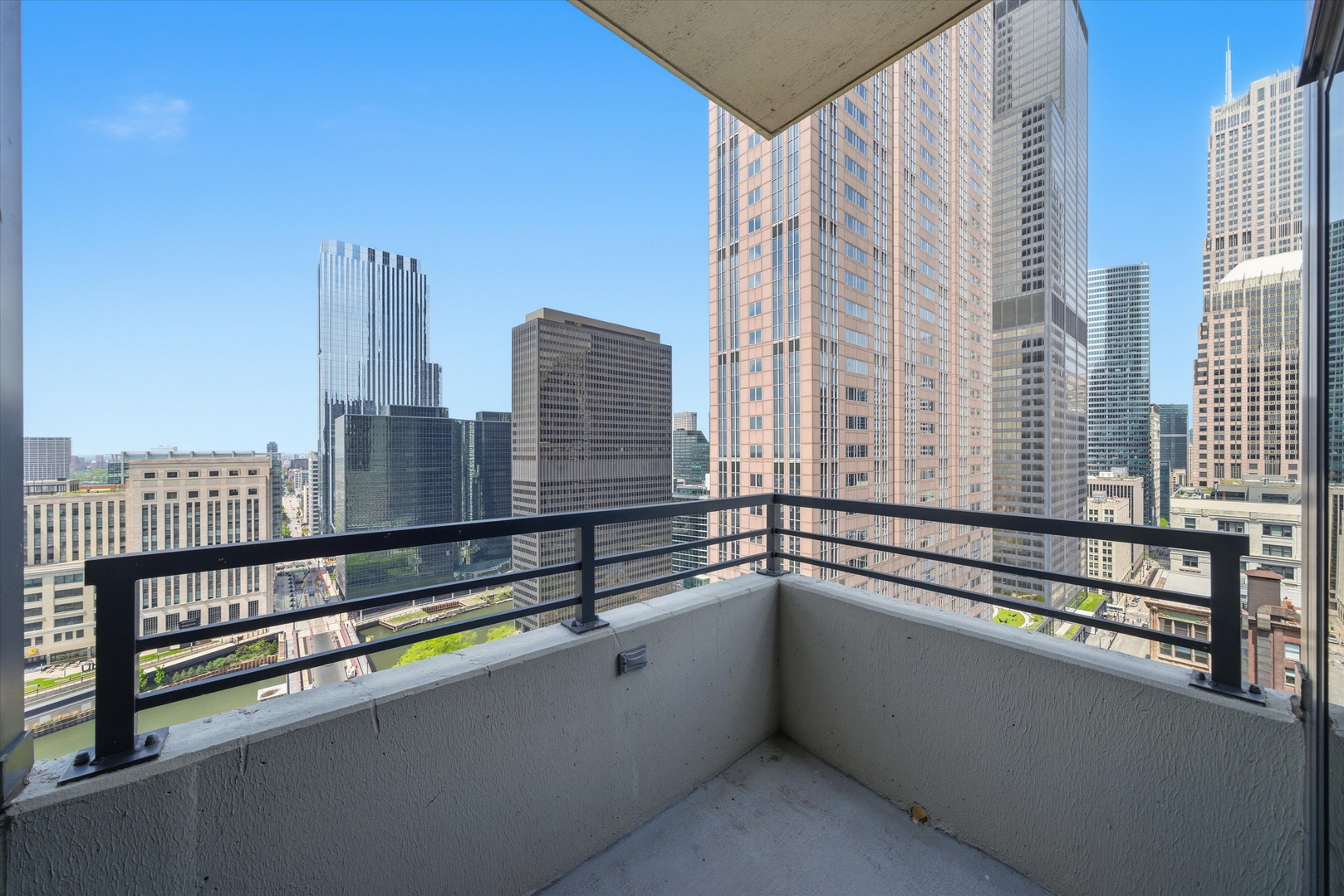 235 W Van Buren Street Unit: 2615