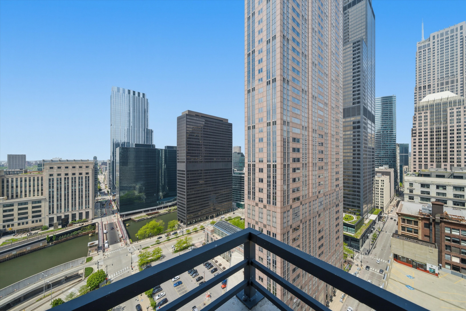 235 W Van Buren Street Unit: 2615