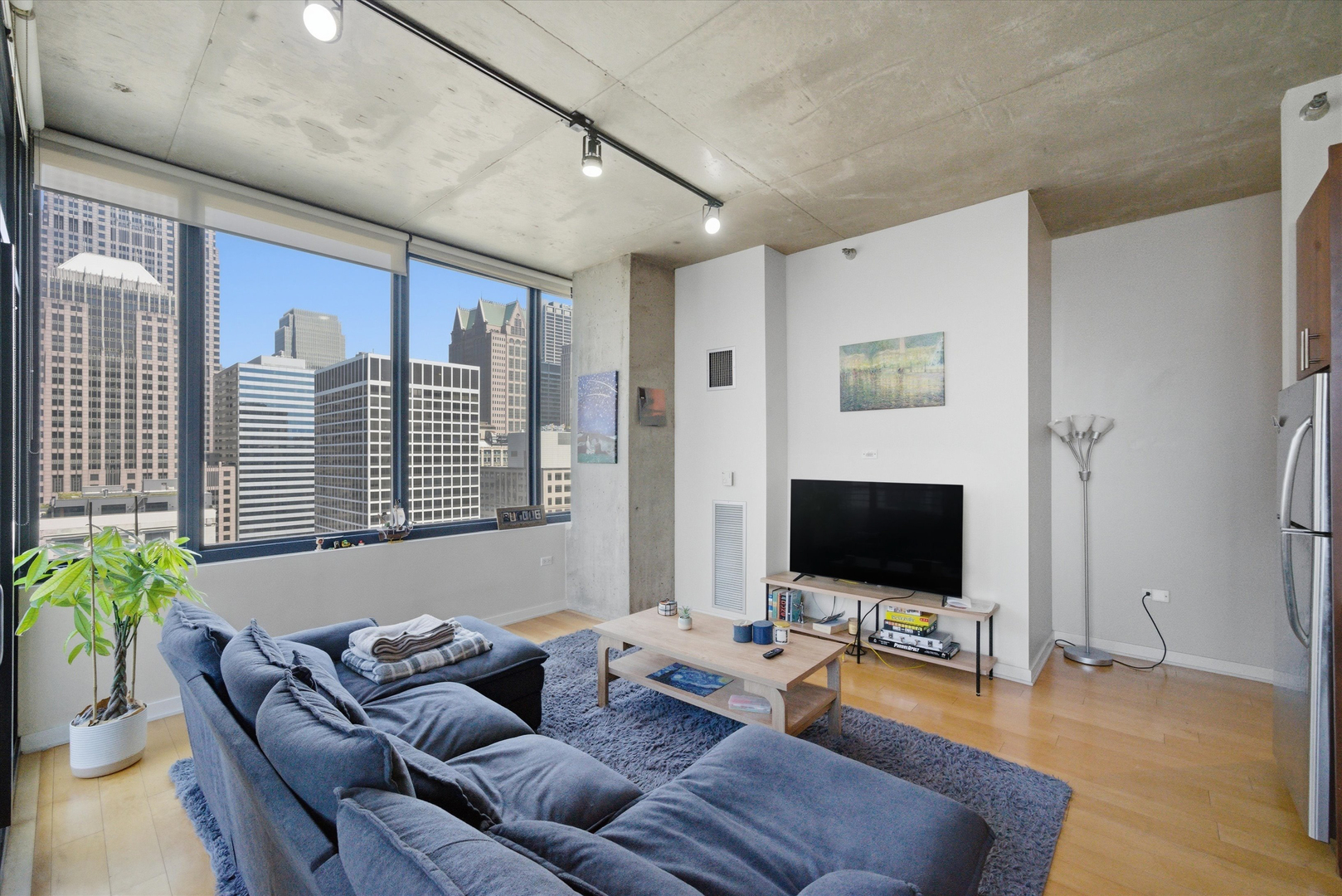 235 W Van Buren Street Unit: 2615