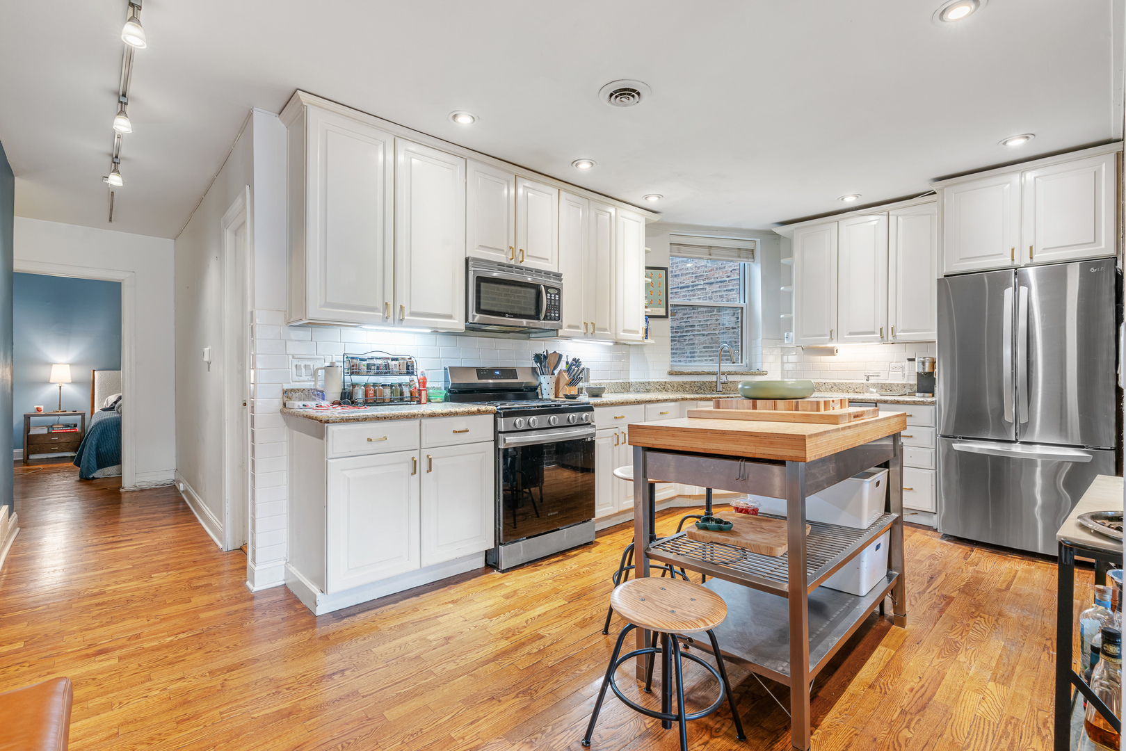 1048 W Byron Street Unit: 1E