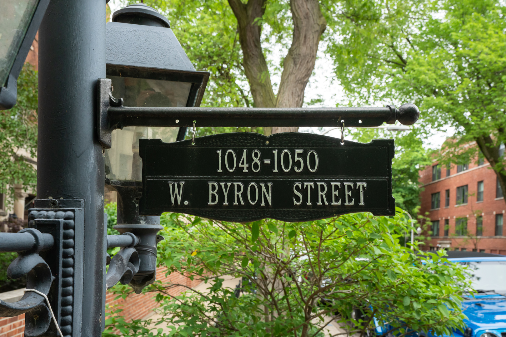 1048 W Byron Street Unit: 1E