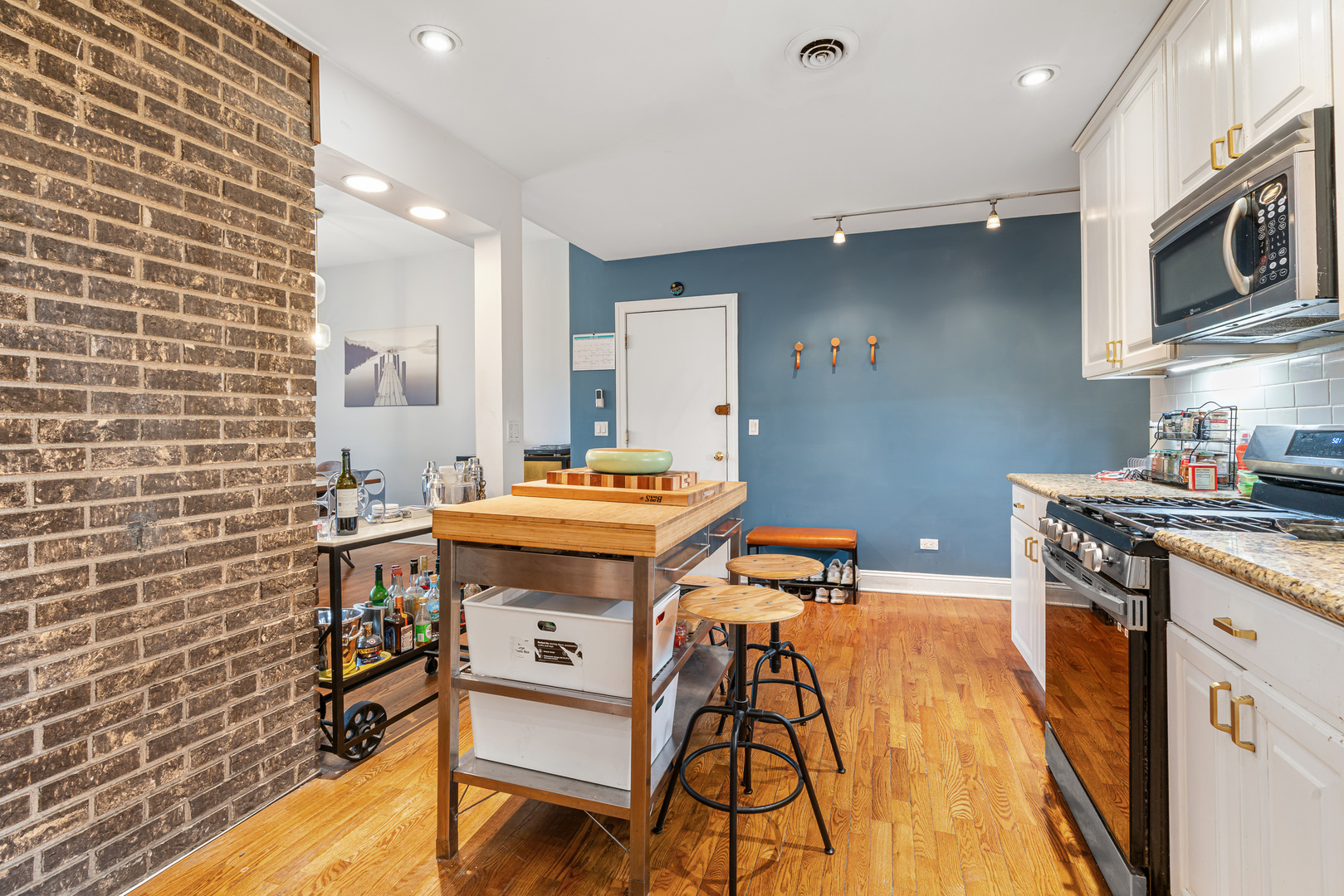 1048 W Byron Street Unit: 1E