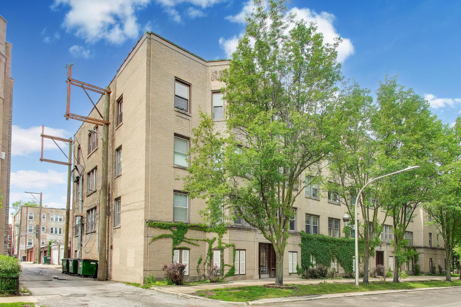 7400 N Seeley Avenue Unit: 3