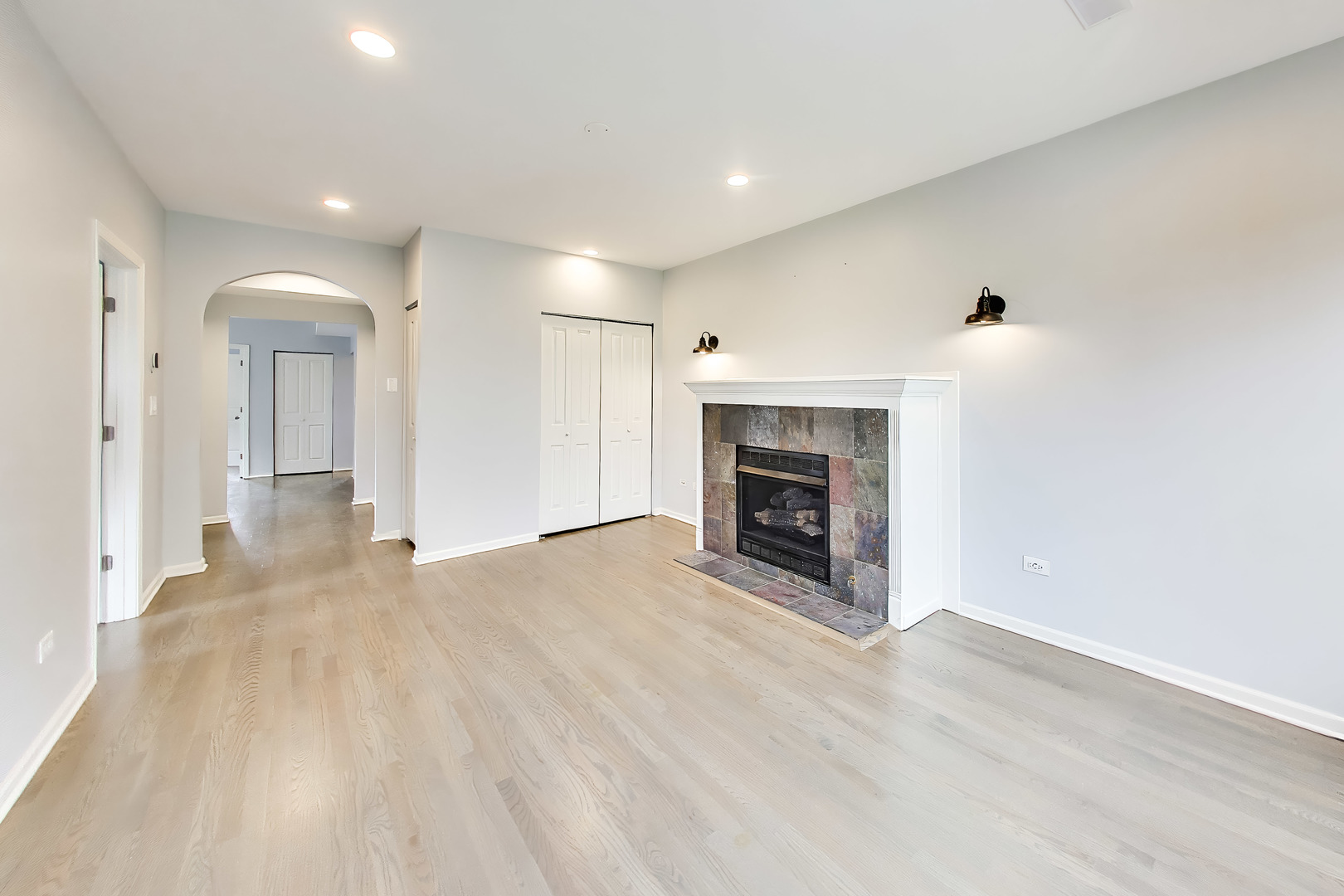 7400 N Seeley Avenue Unit: 3