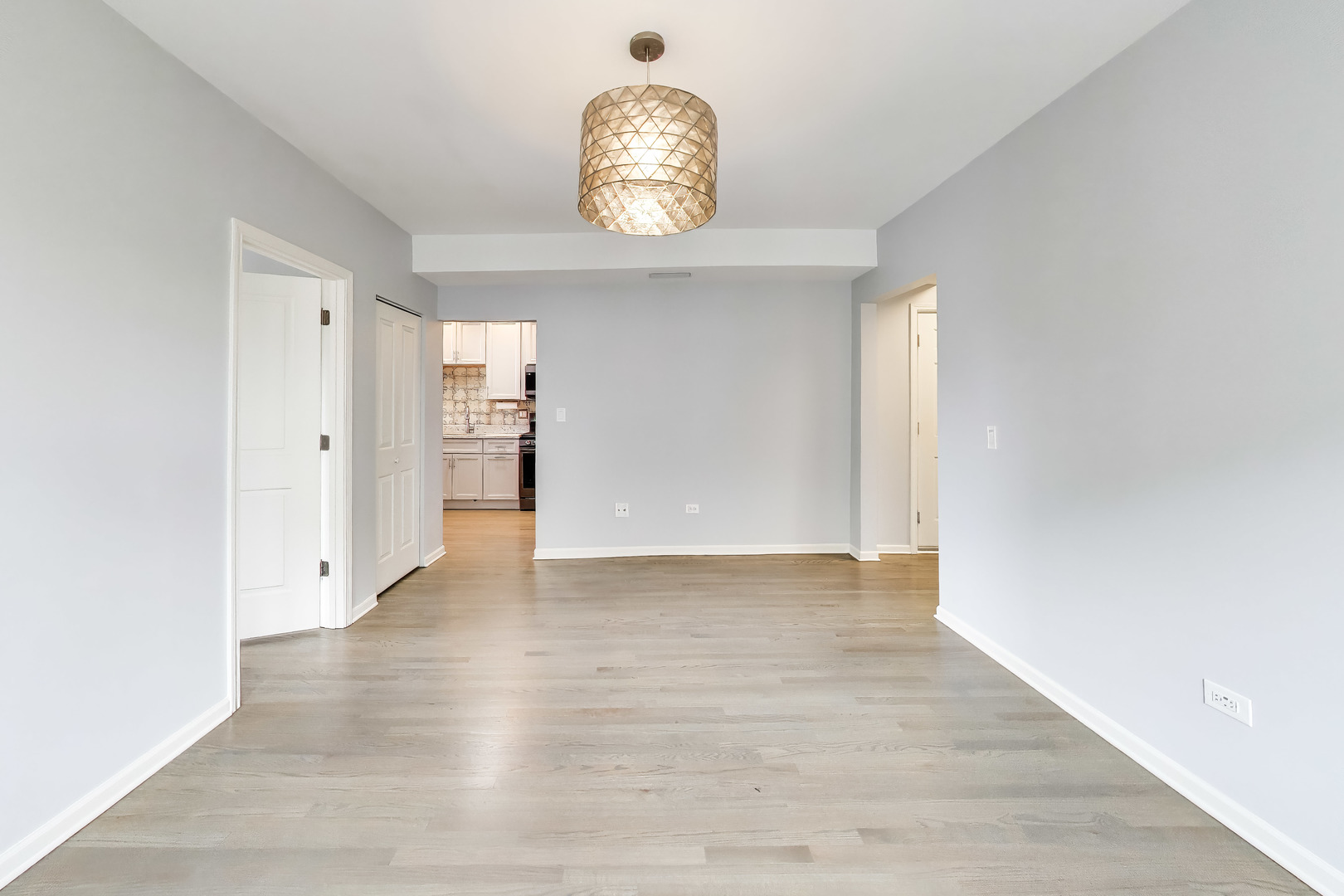 7400 N Seeley Avenue Unit: 3