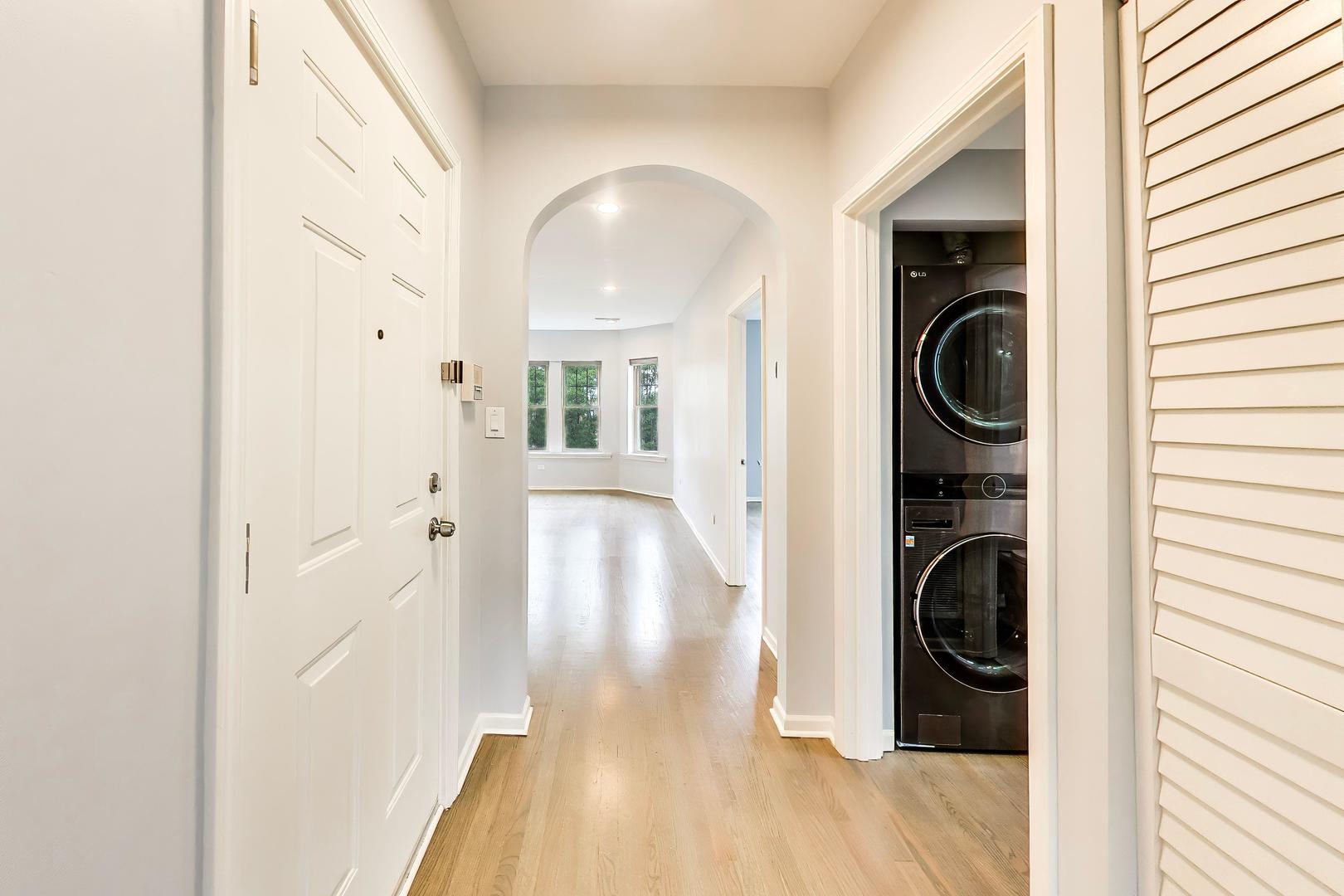7400 N Seeley Avenue Unit: 3