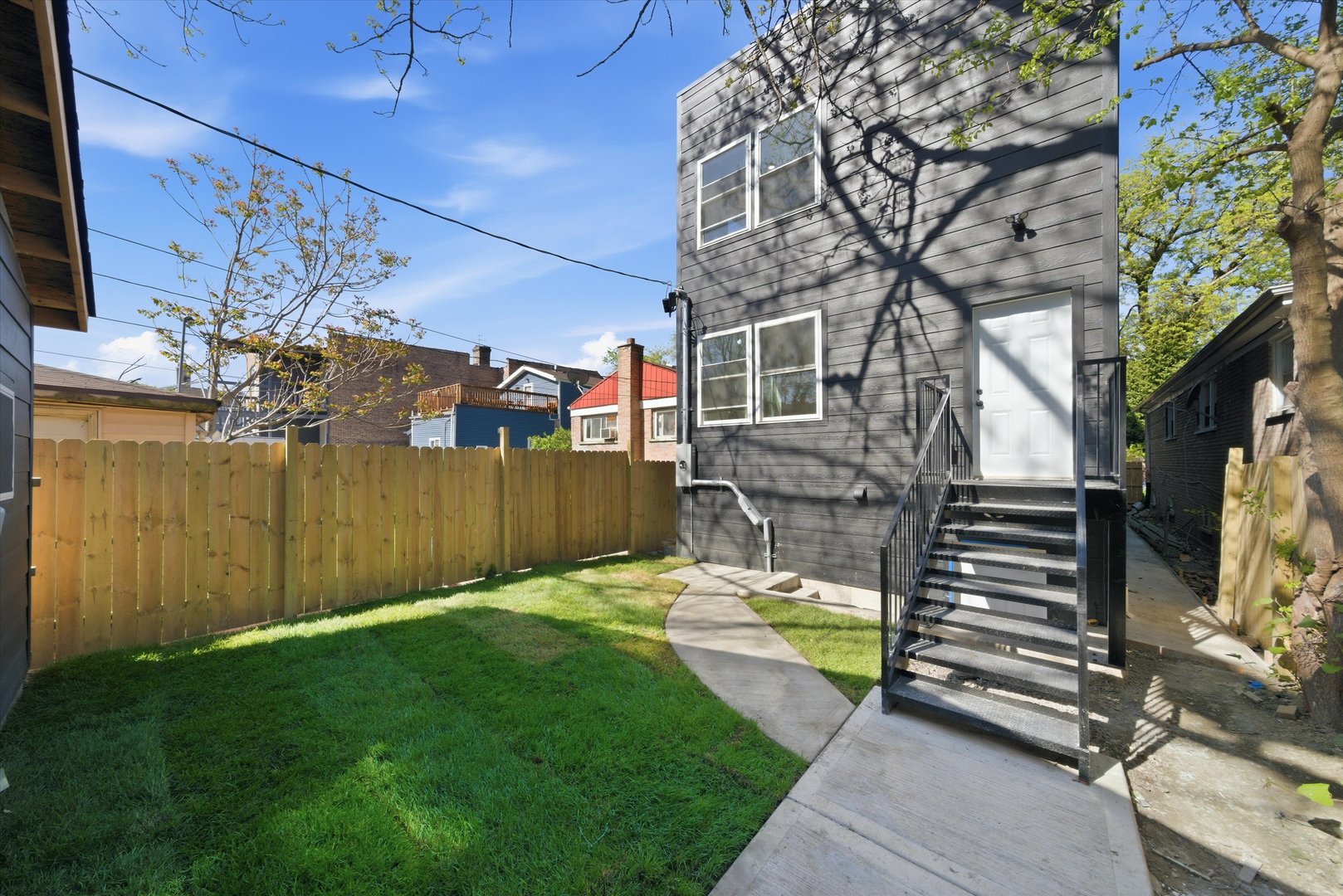 939 N Harding Avenue
