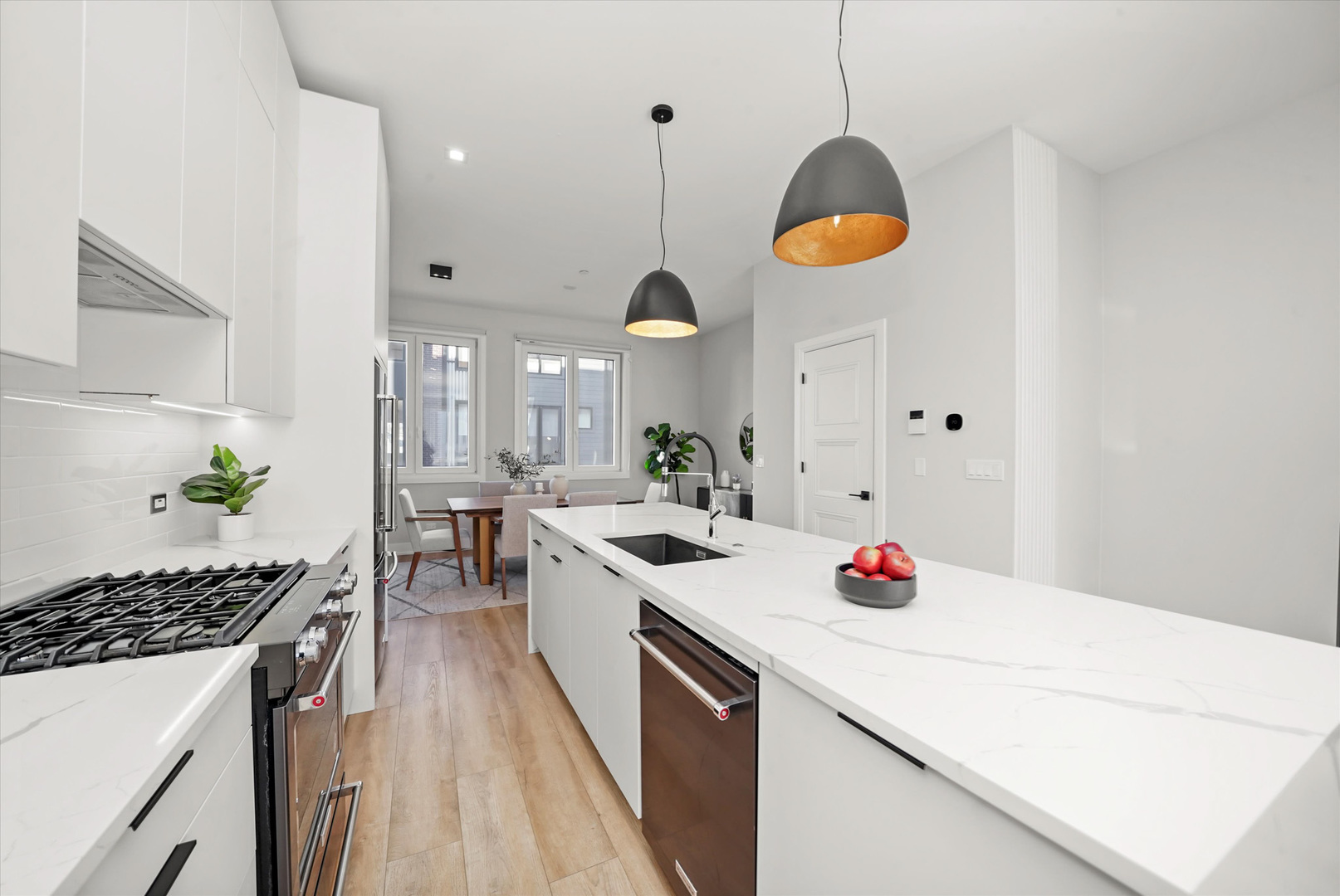 4232 W Belmont Avenue Unit: 5