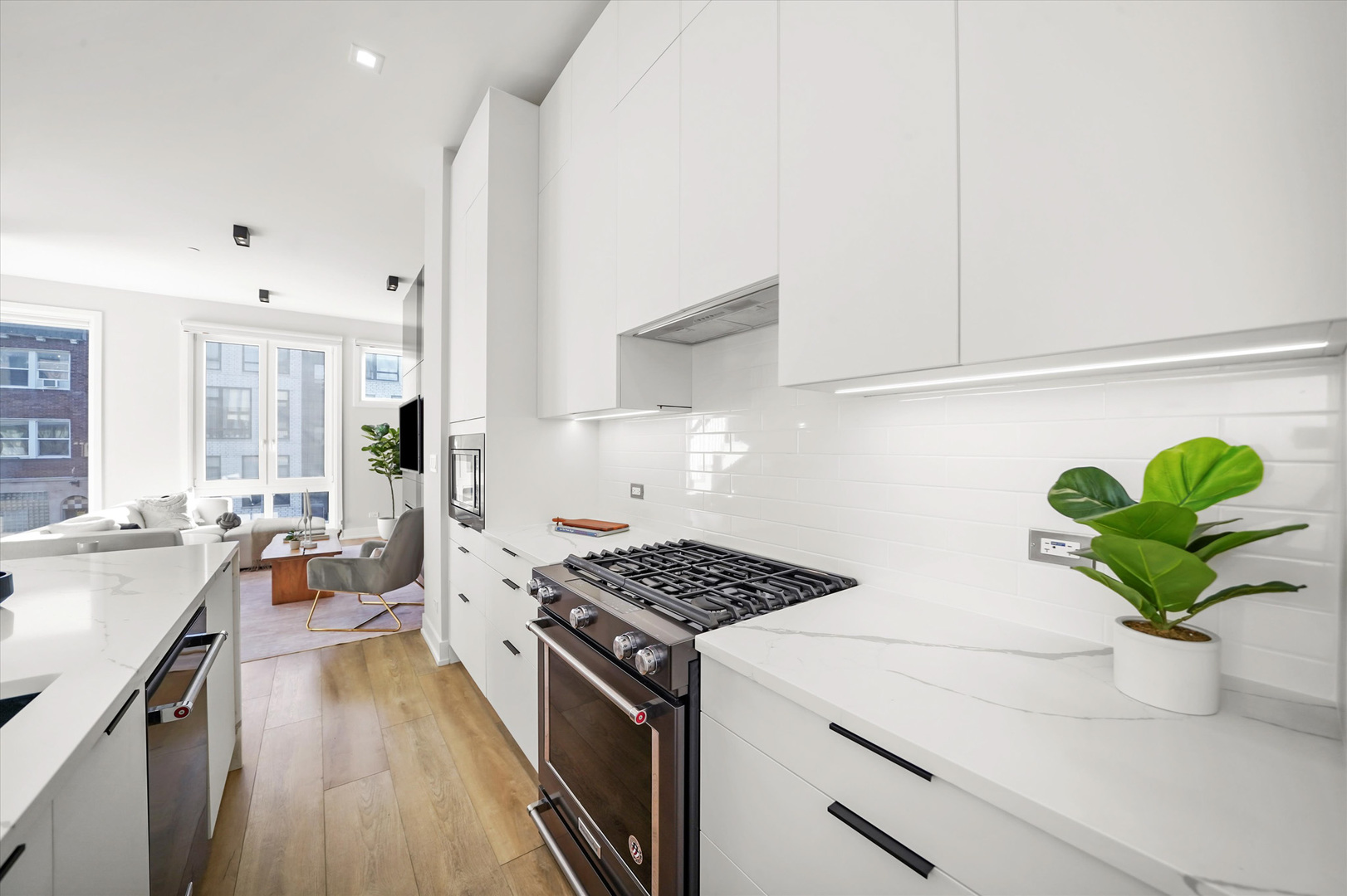 4232 W Belmont Avenue Unit: 5