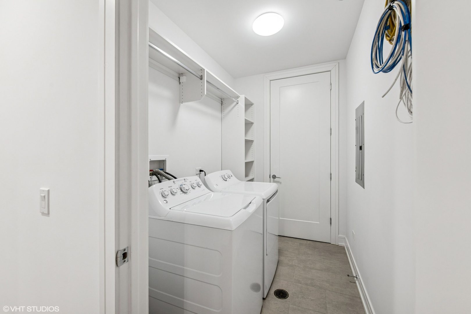 434 W Melrose Street Unit: 602