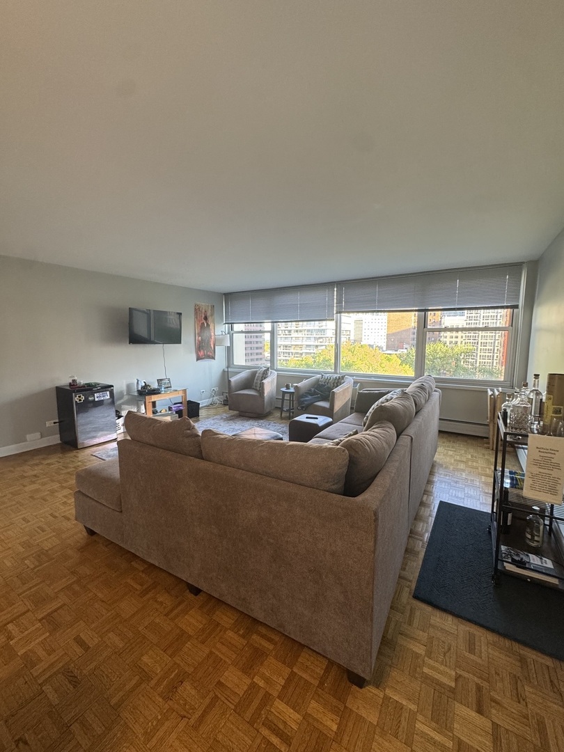 336 W Wellington Avenue Unit: 1001