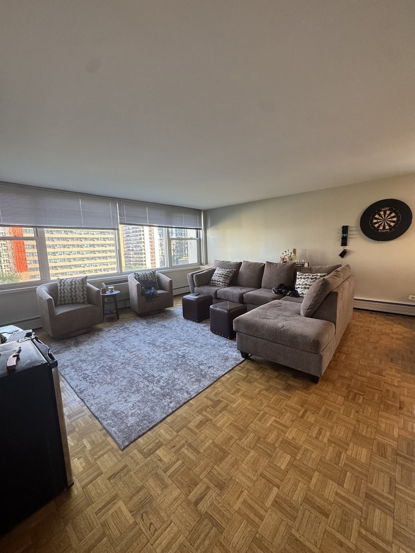 336 W Wellington Avenue Unit: 1001