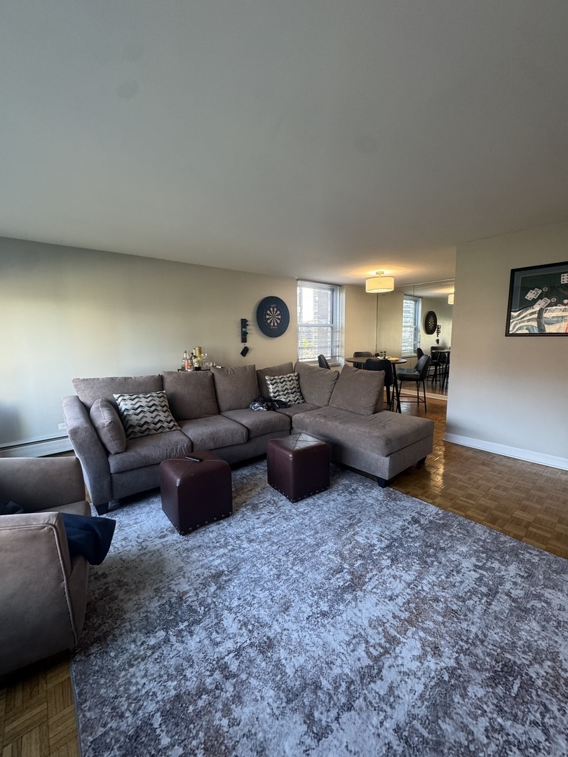336 W Wellington Avenue Unit: 1001
