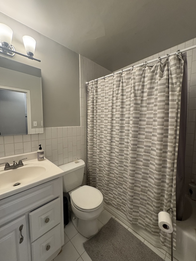 336 W Wellington Avenue Unit: 1001