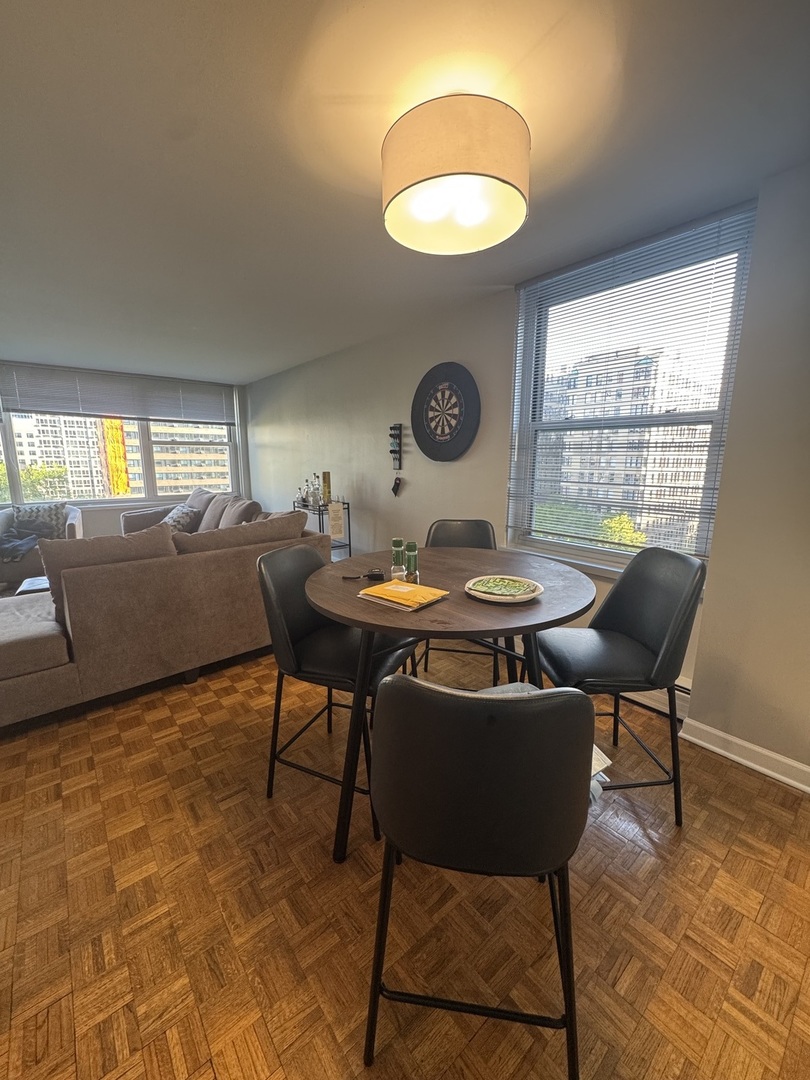 336 W Wellington Avenue Unit: 1001