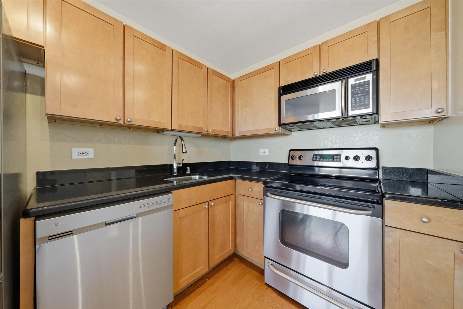 655 W Irving Park Road Unit: 4113