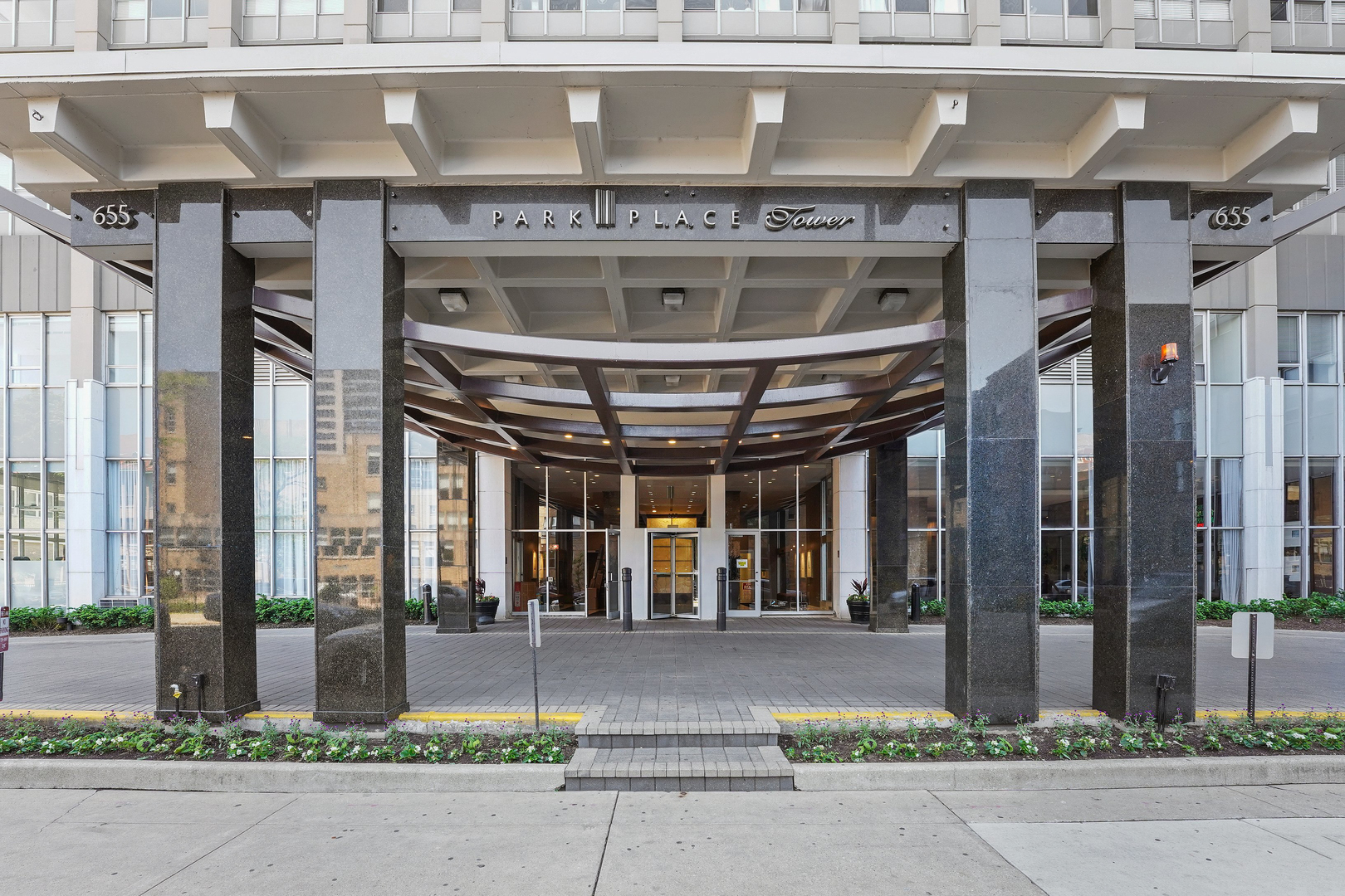 655 W Irving Park Road Unit: 4113