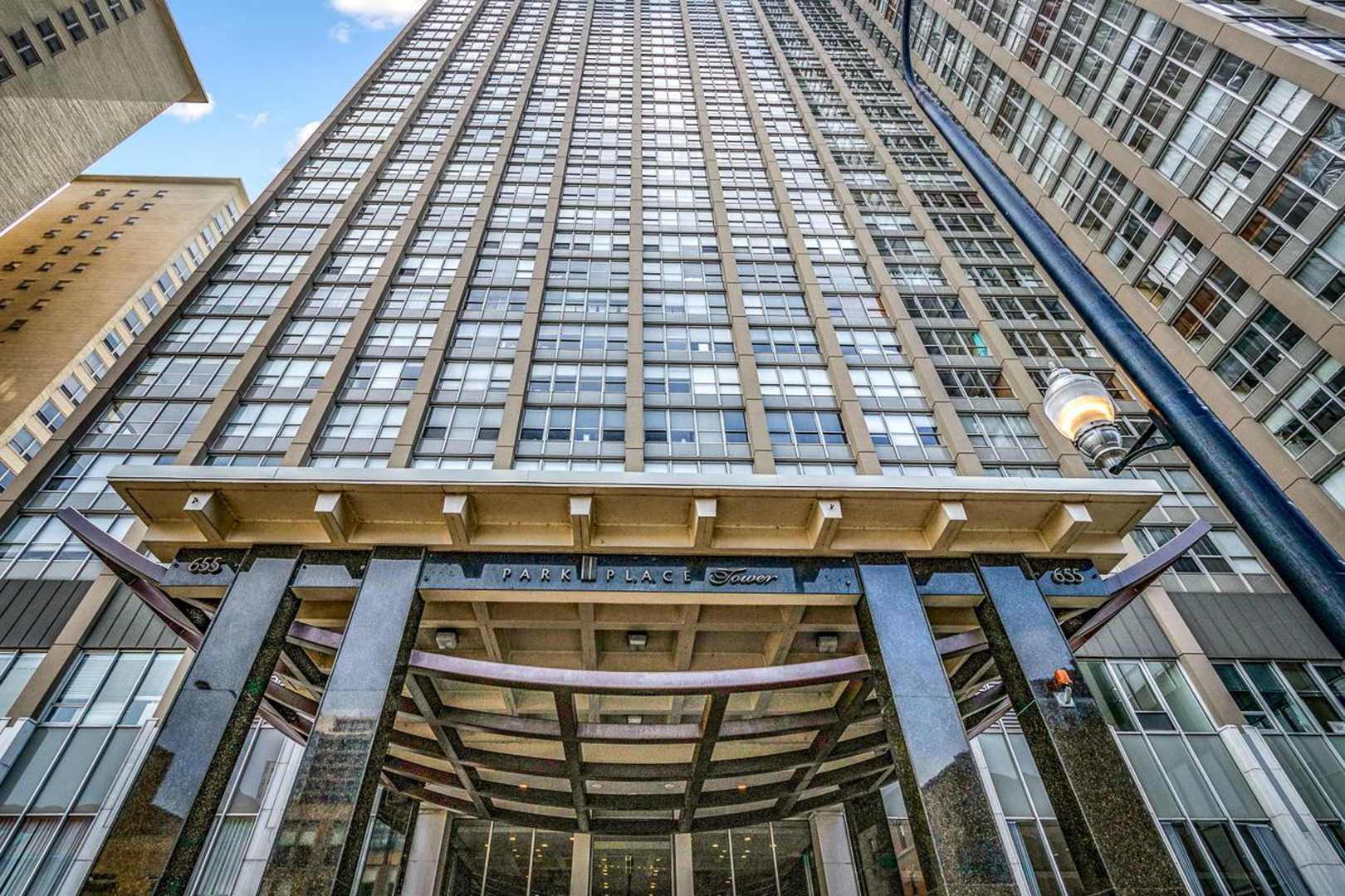 655 W Irving Park Road Unit: 4113